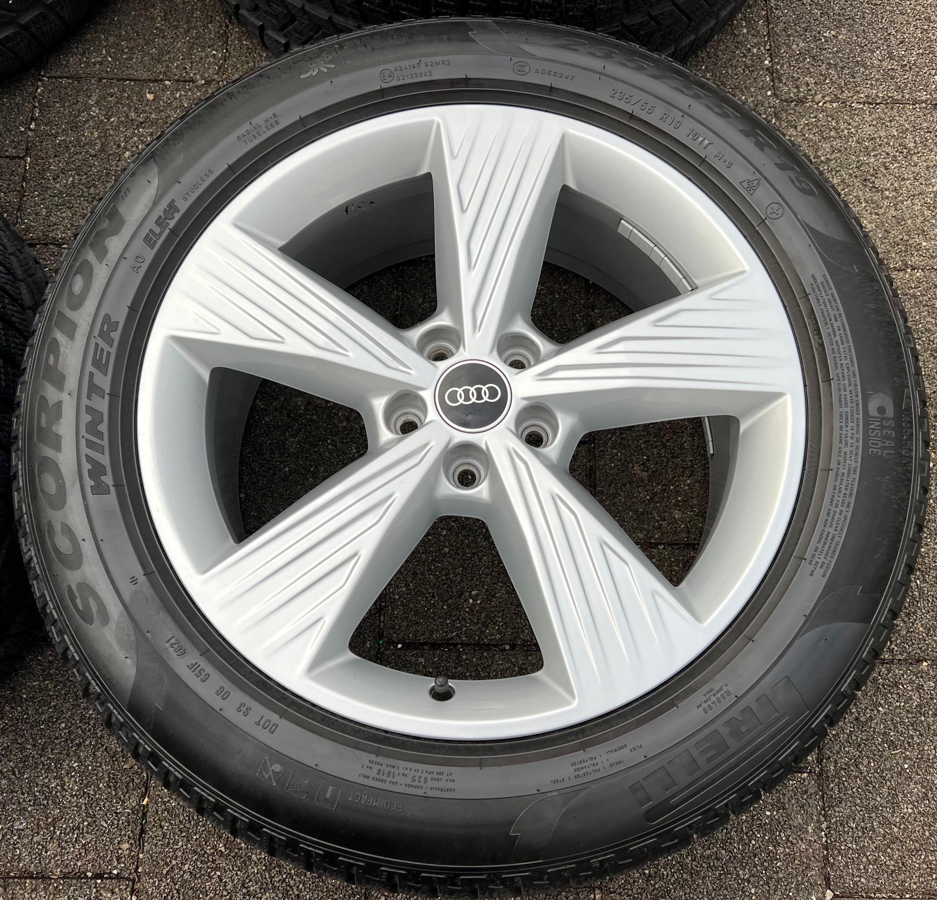 4 CERCHI INVERNALI ORIGINALI IN ALLUMINIO DA 19" AUDI Q4 E-TRON F4B 89A601025B 235/55R19 101T 255/50R19 103T
