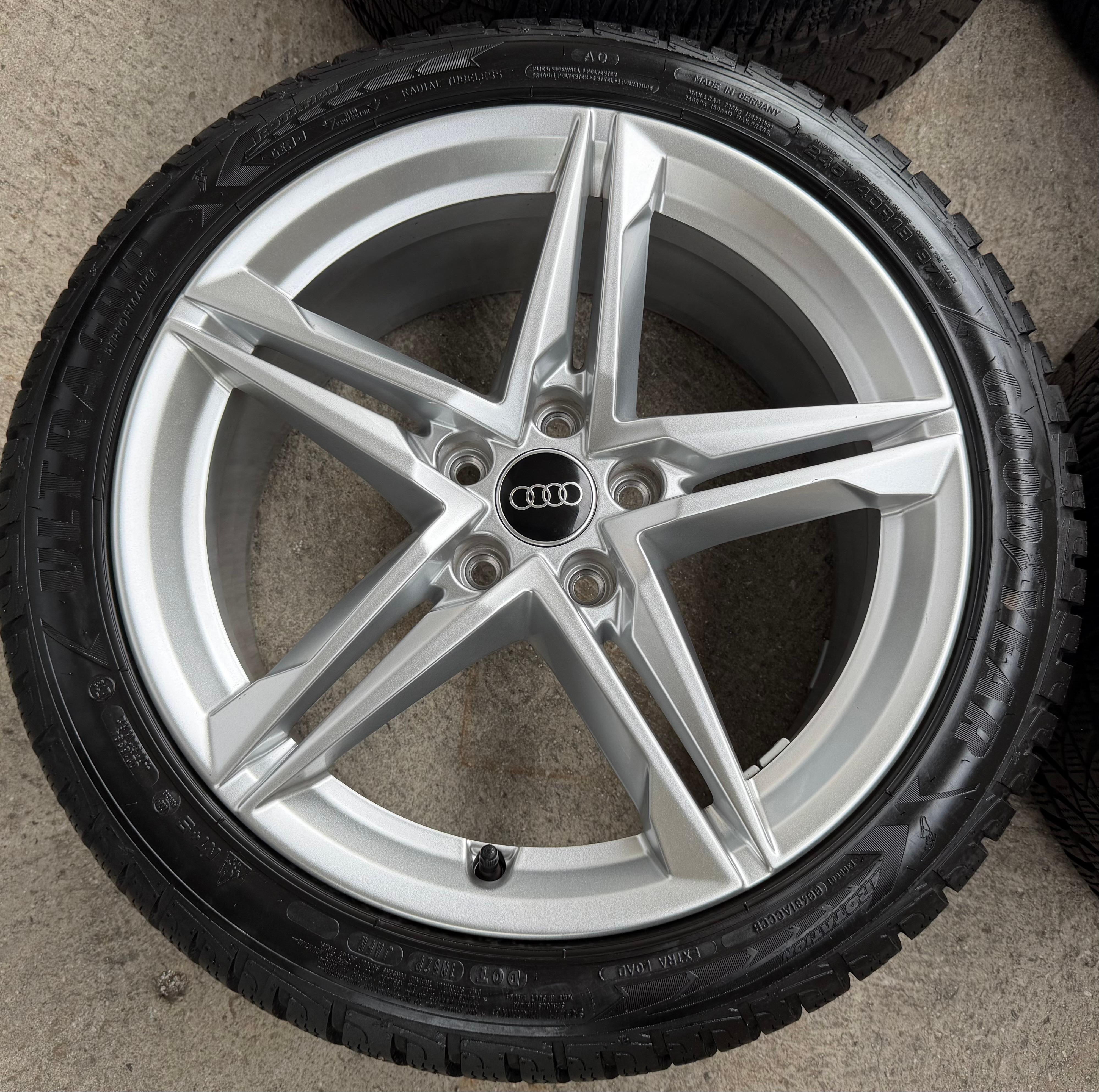 4 Original 18" Alu Winterräder Audi A4 S4 8W B9 8W0601025HM 245/40R18 97V 2023