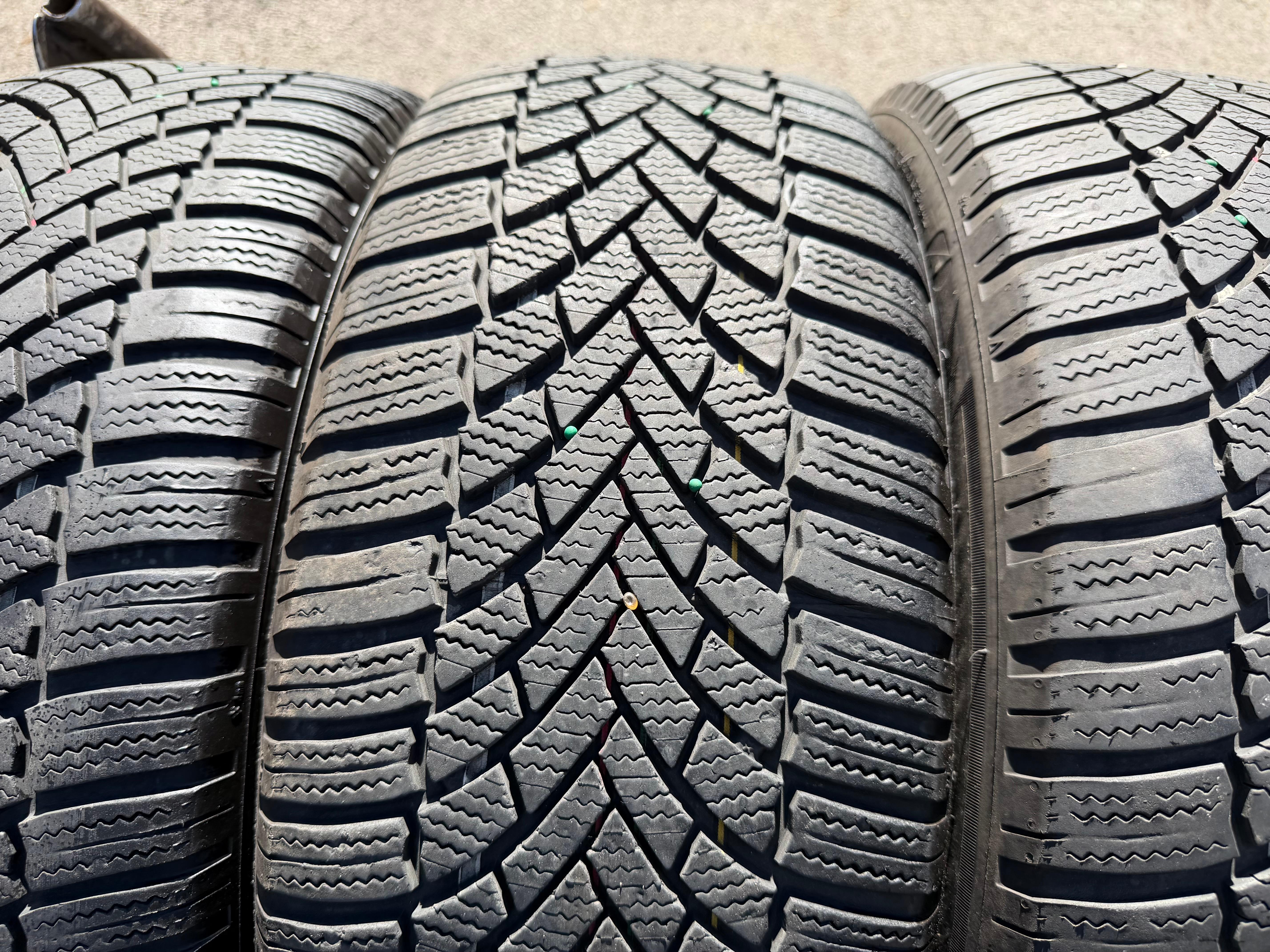 4 ruedas de invierno de aleación originales de 17" para Audi A3 S3 8Y 8Y0601025L 205/50R17 93H Bridgestone