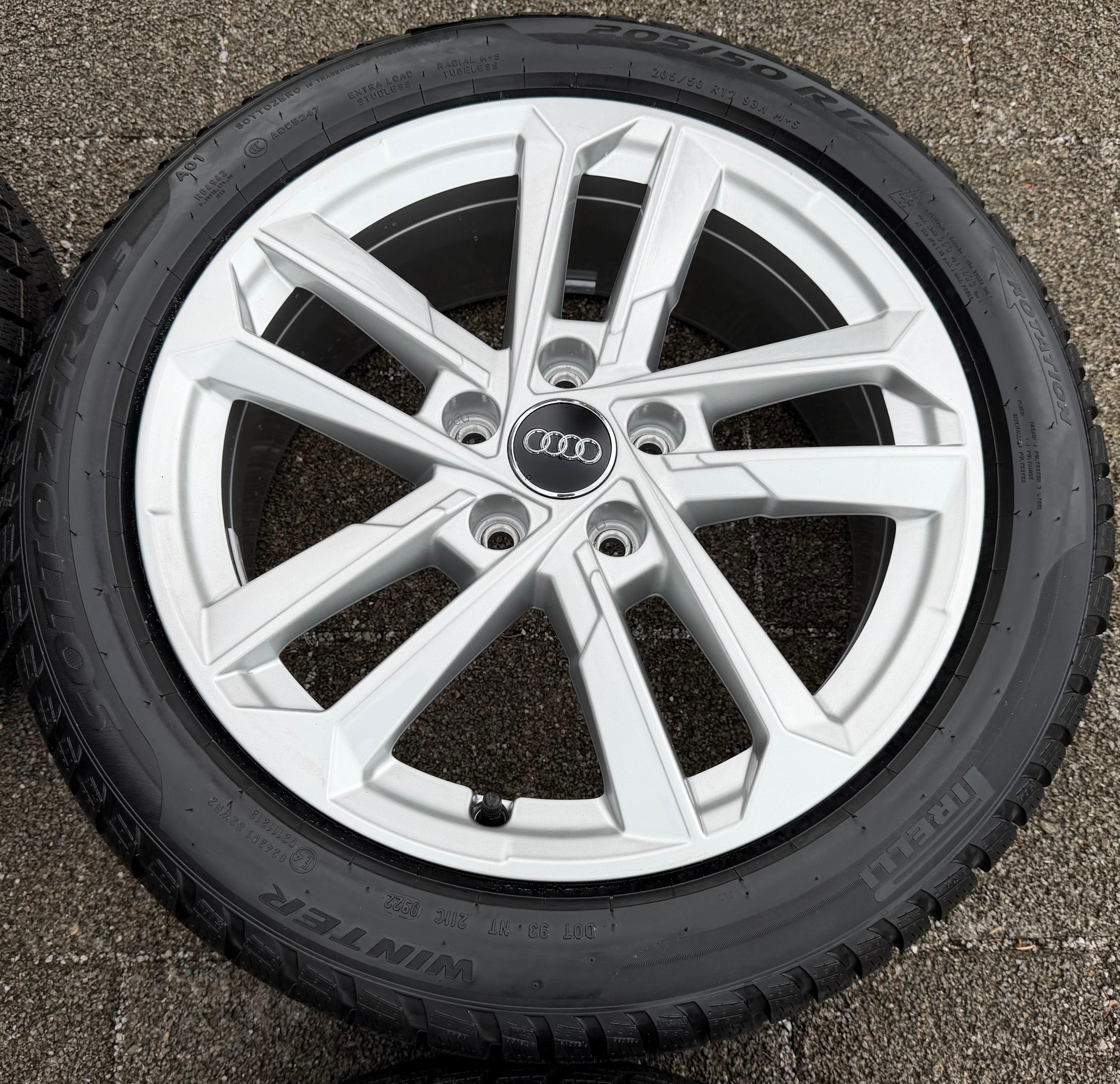 4 roues complètes hiver en alliage d’origine 17" Audi A3 S3 8Y 8Y0601025L 205/50R17 93H Pirelli NEUVES