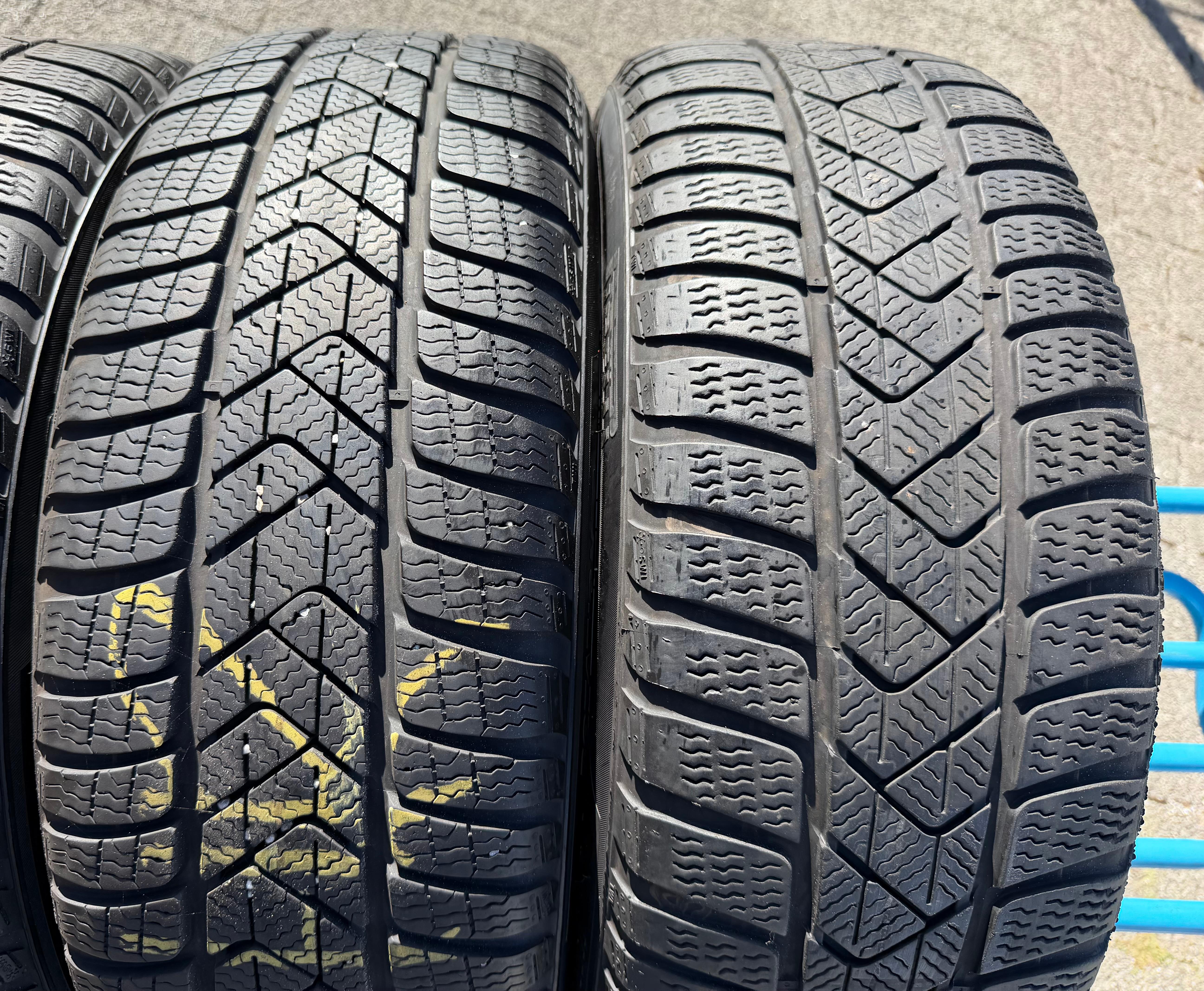4 Original 17" Alu Winterräder Audi A3 S3 8Y 8Y0601025L 205/50R17 93H Pirelli