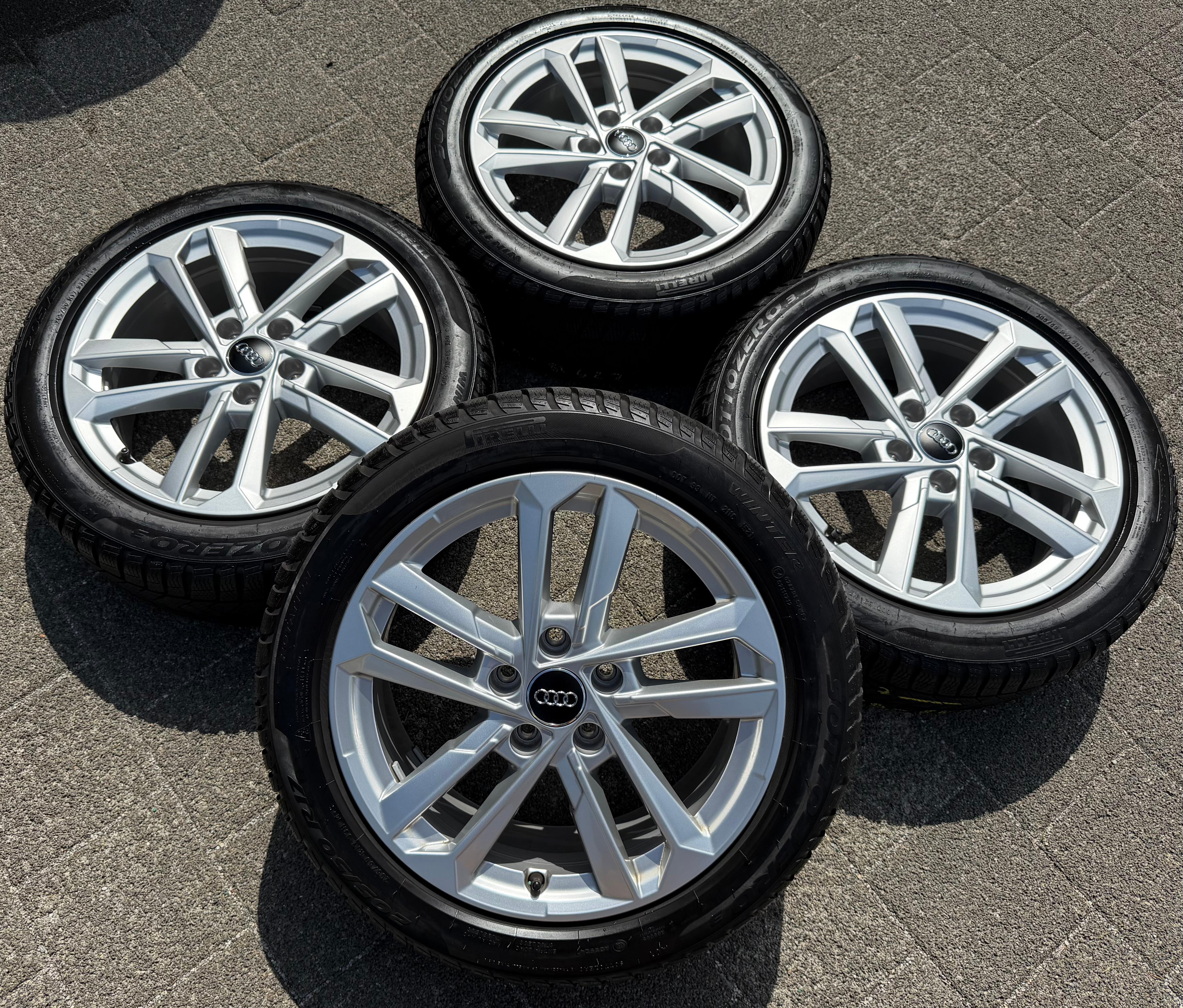 4 Original 17" Alu Winterräder Audi A3 S3 8Y 8Y0601025L 205/50R17 93H Pirelli