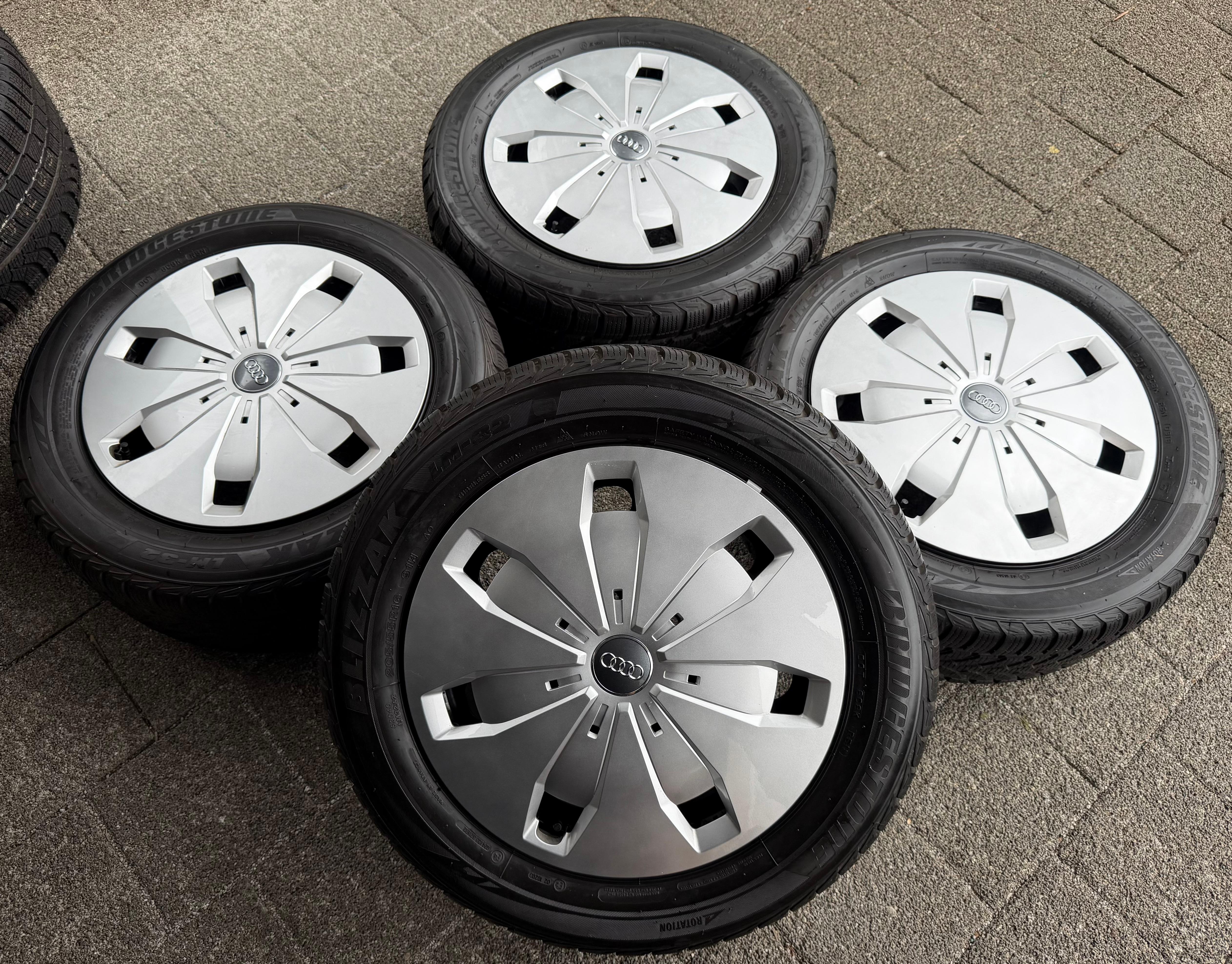 4 Winterräder Audi A3 8V Sportback Cabrio  205/55R16 91H Goodyear 8V0601027A 2021