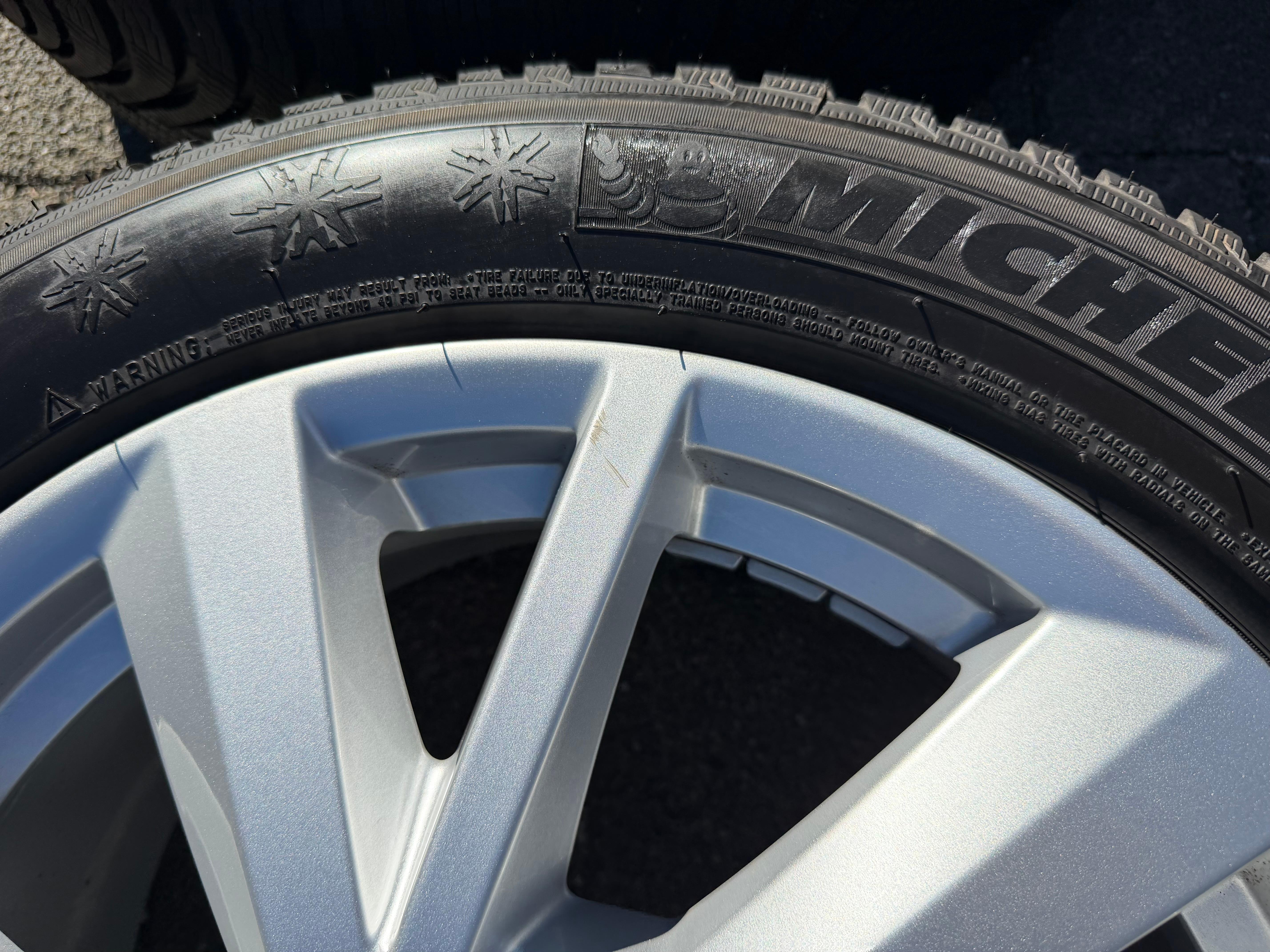 4 Original 17" Alu Winterräder Audi Q2 GA 215/55R17 94V Michelin 8MM 2023