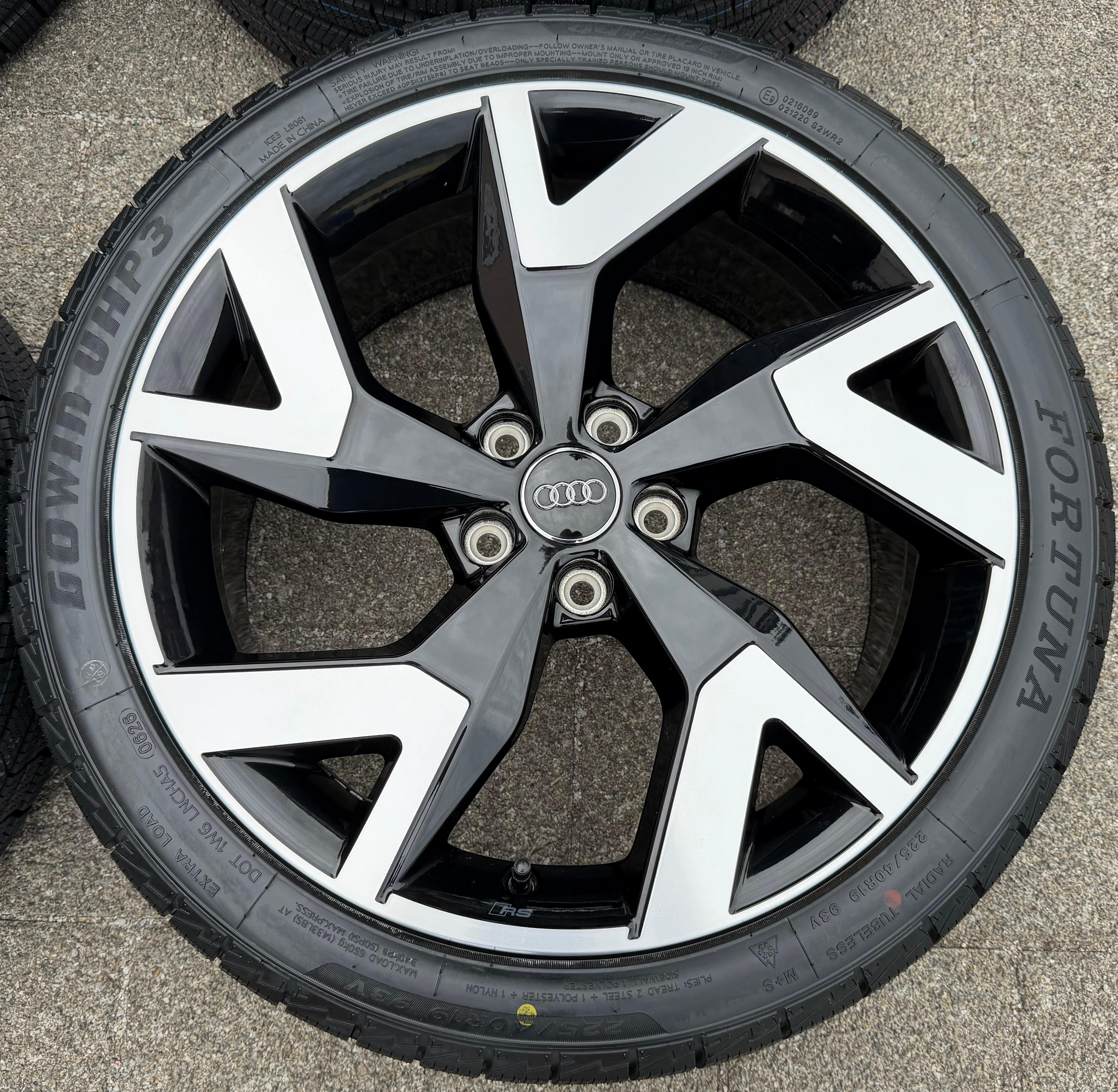 4 jantes d'hiver d'origine en aluminium 19 pouces AUDI A3 S3 8Y Allstreet 8Y0601025AE 225/40R19 92V 2026 NEUVES