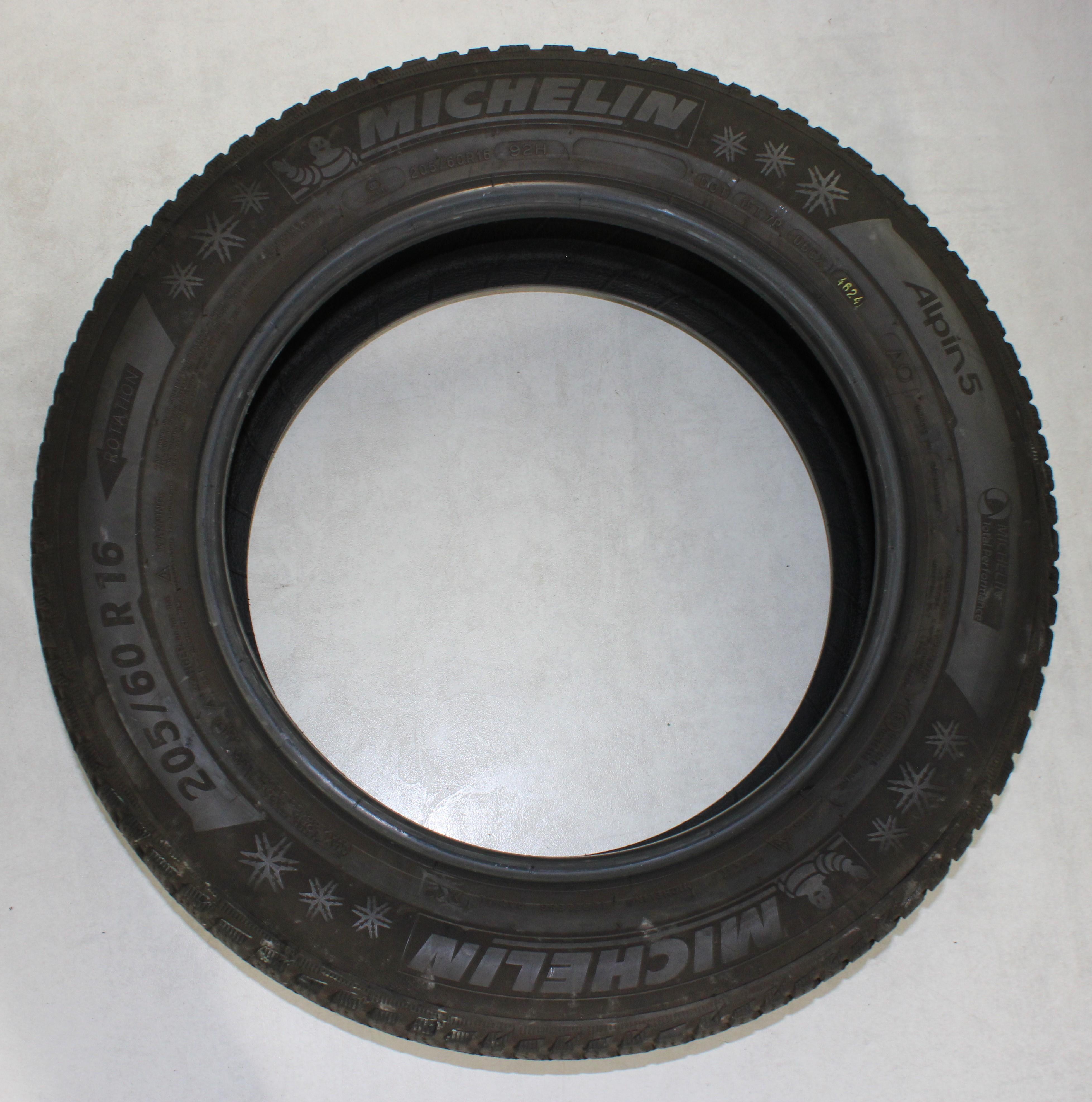 1 x 205/60R16 92H Winterreifen Michelin Alpin 5 AO 4-4,5mm 2024