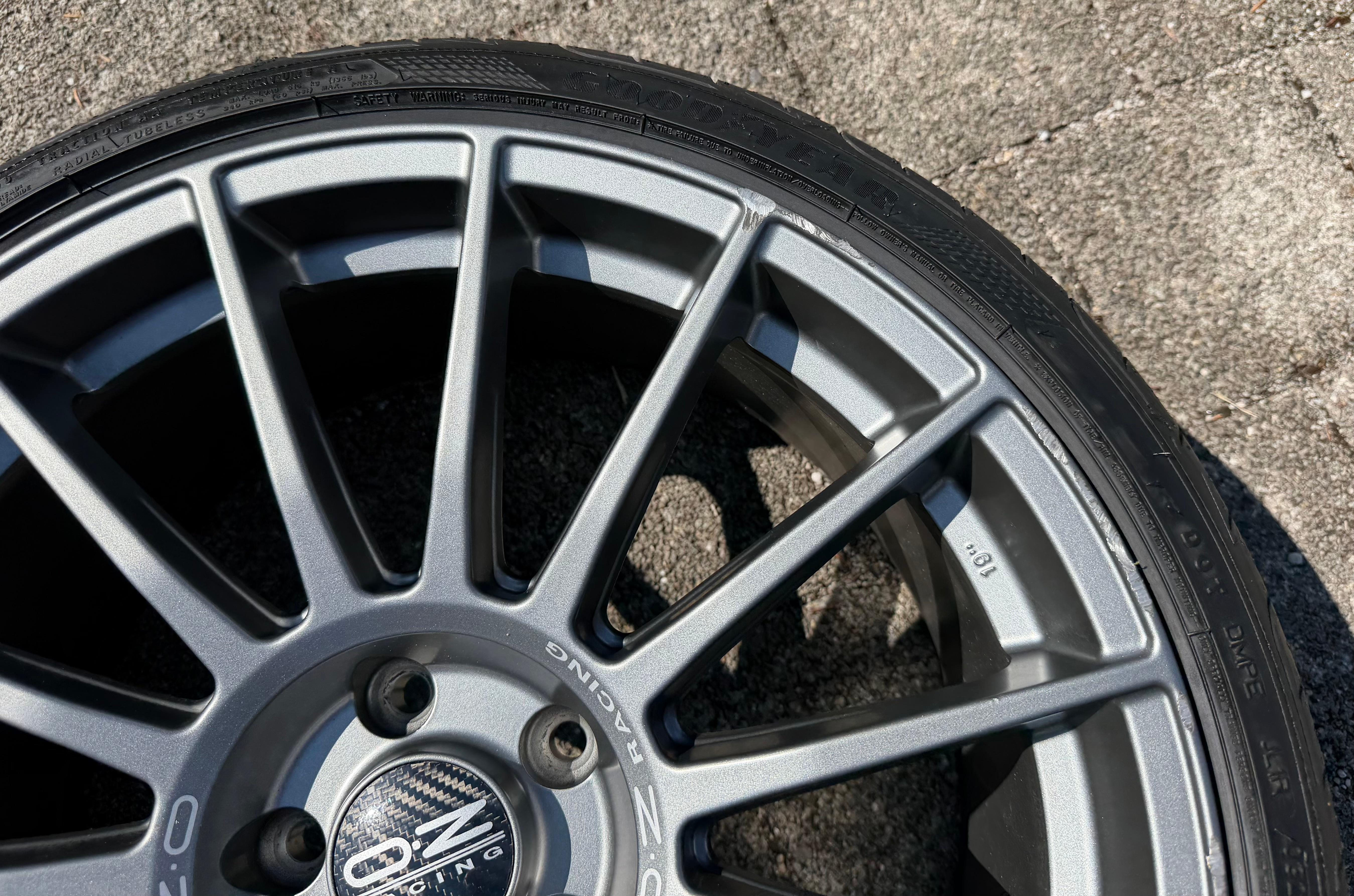 Cerchi estivi in alluminio da 4 OZ e 19" per Mercedes Classe C, CLK, CLC, SLK AMG con pneumatici Goodyear