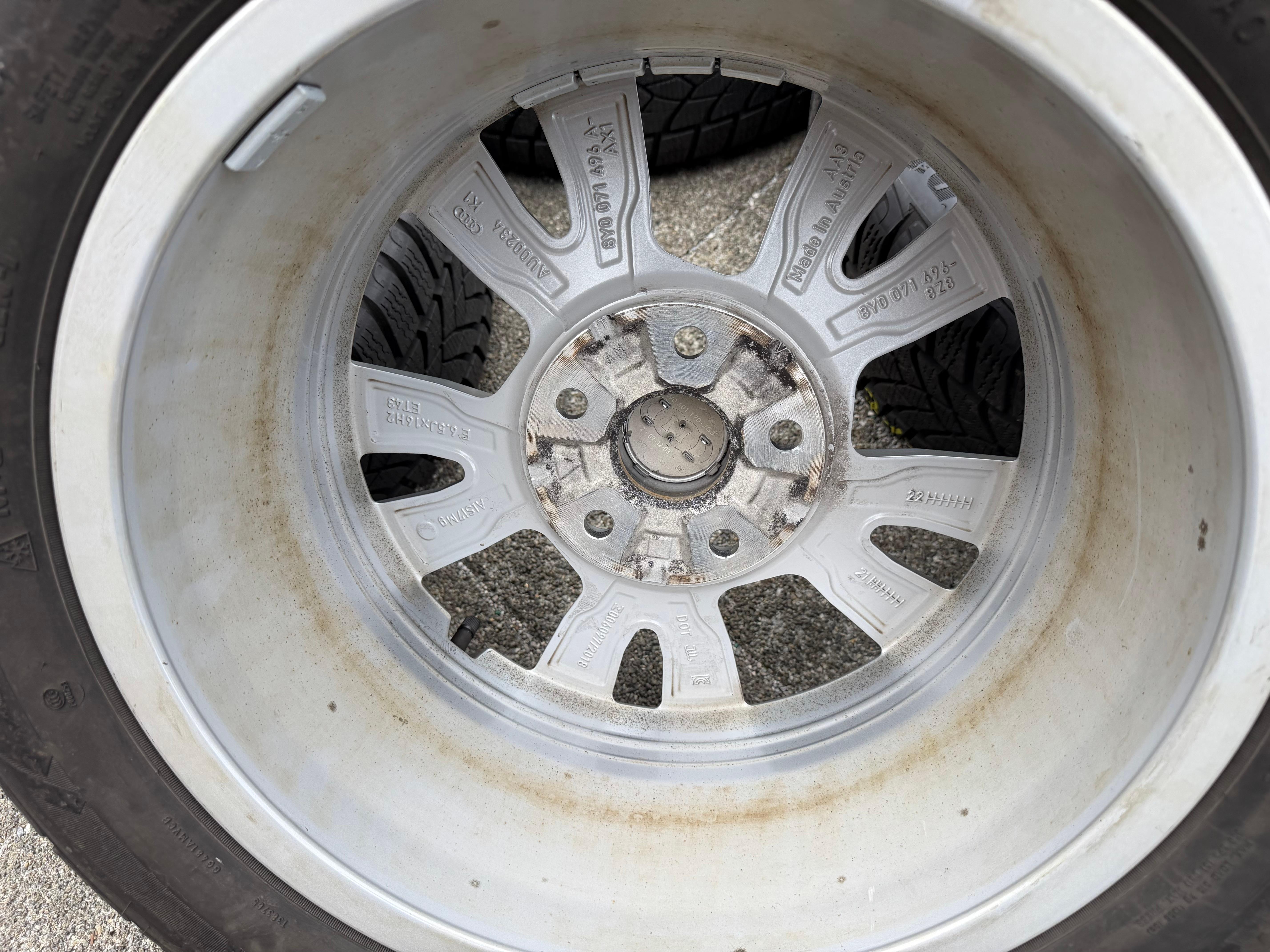 4 Original Alu Winterräder Audi A3 8Y 8Y0071496 205/55R16 91H Goodyear