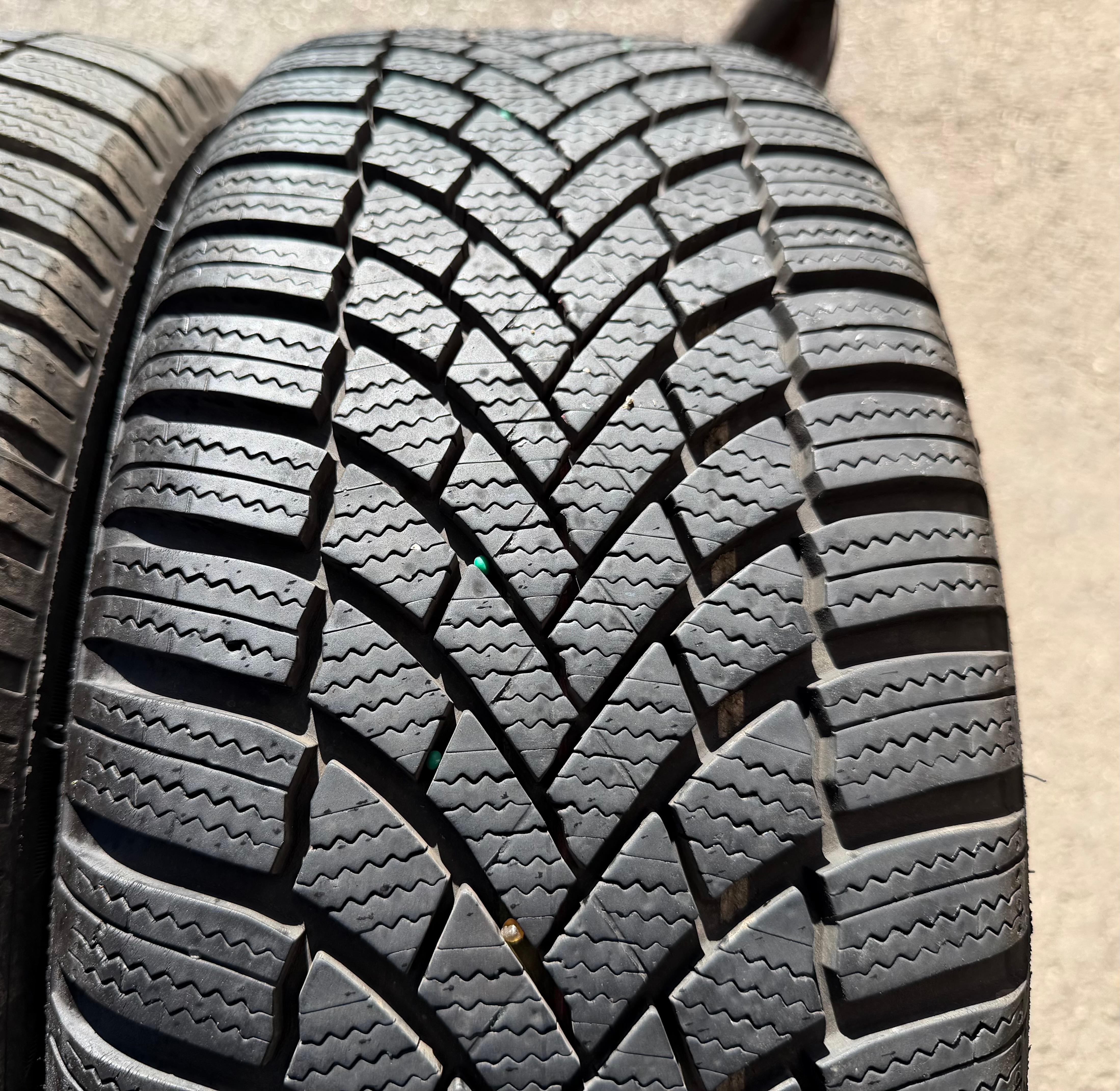 4 ruedas de invierno de aleación originales de 17" para Audi A3 S3 8Y 8Y0601025L 205/50R17 93H Bridgestone 2022