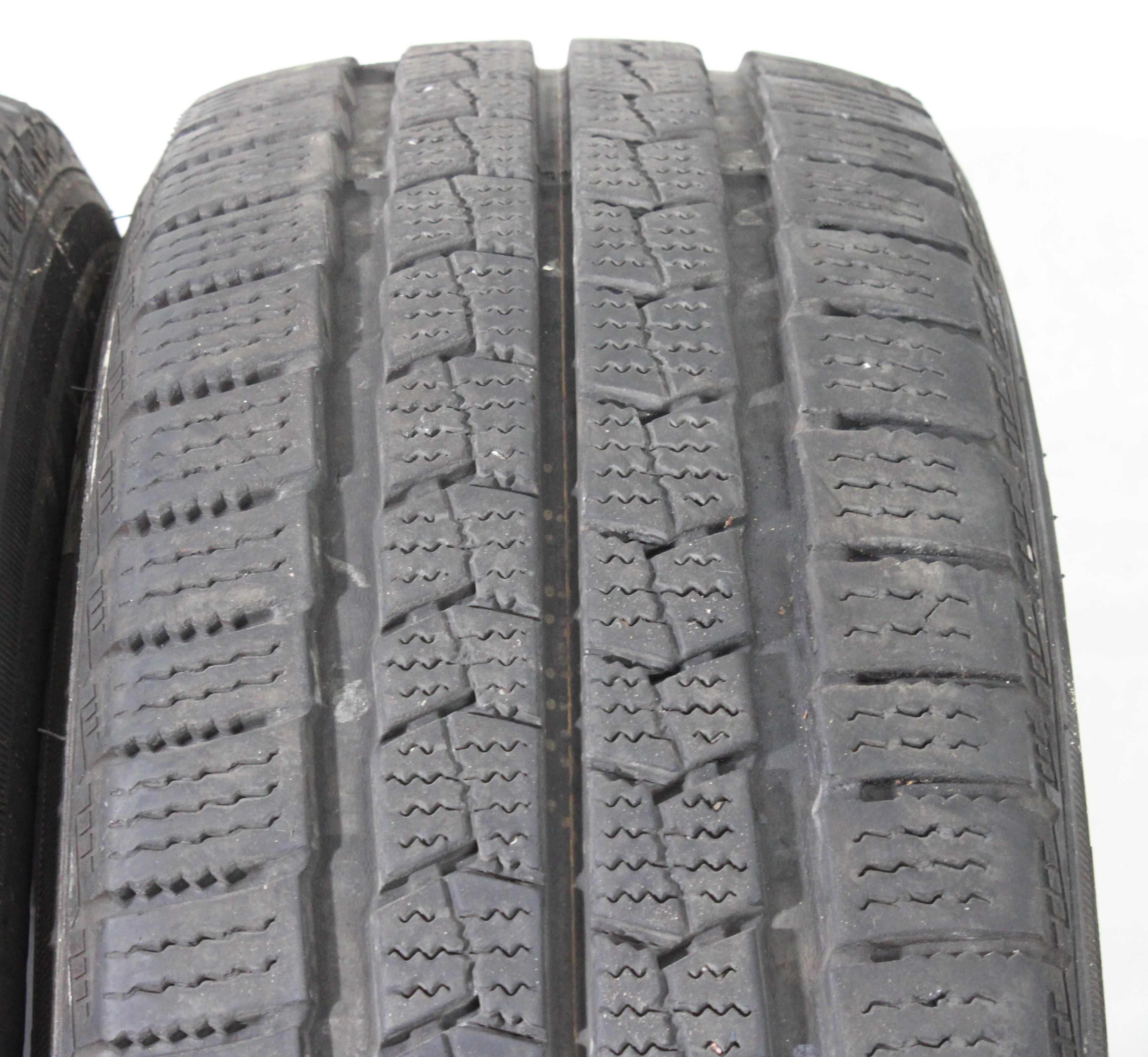 2 x 235/65R16C 121/119R Winterreifen Nexen Winguard WT1 in der Mitte 8-8,5mm und auf den Schultern 6,5-7mm. 2025