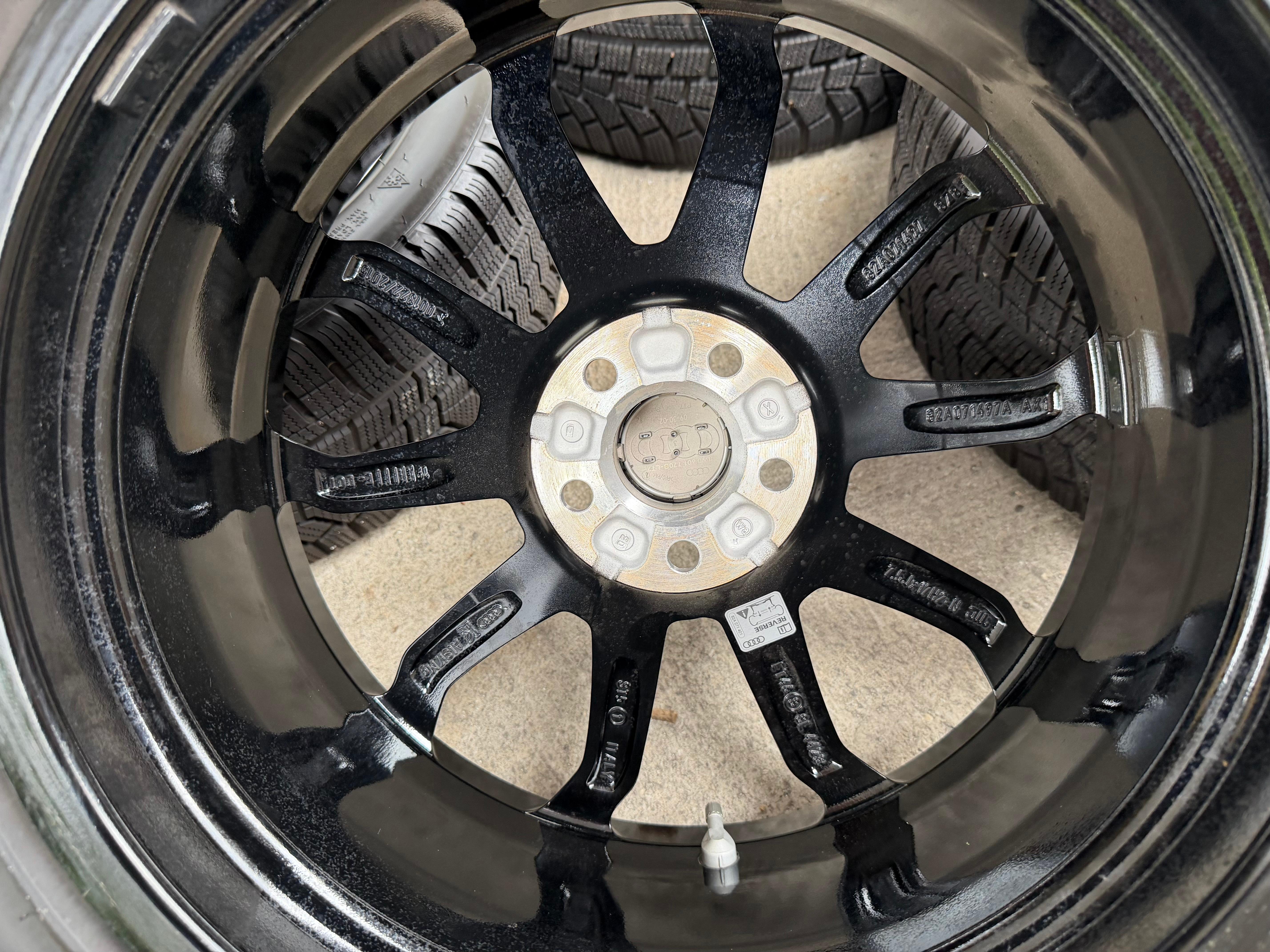 4 Original 17" Alu Winterräder Audi A1 S1 GB 82A071497A 215/45R17 91W Hankook