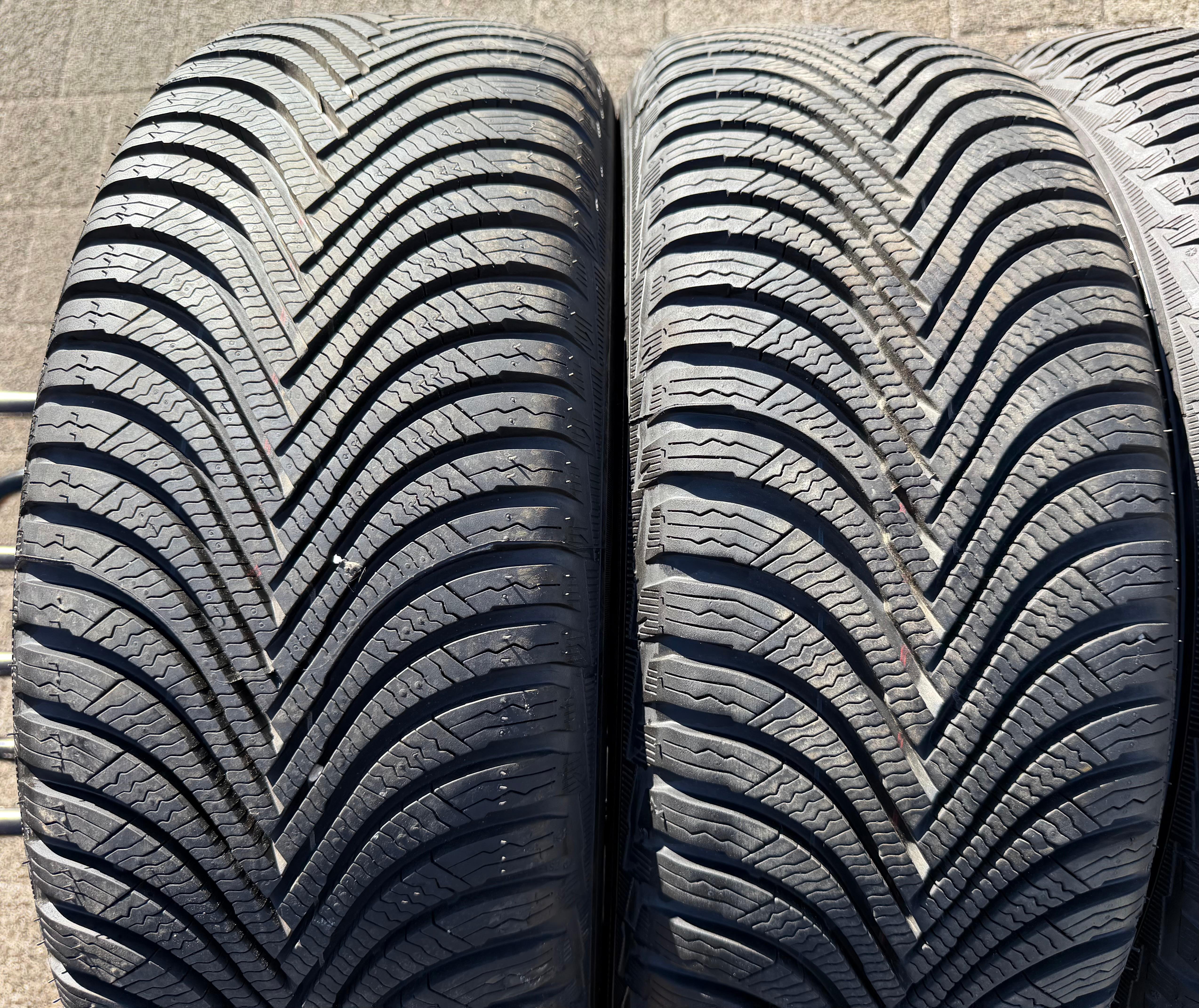 4 Original 17" Alu Winterräder Audi SQ2 GA 81A601025T 215/55R17 94V Michelin 8MM
