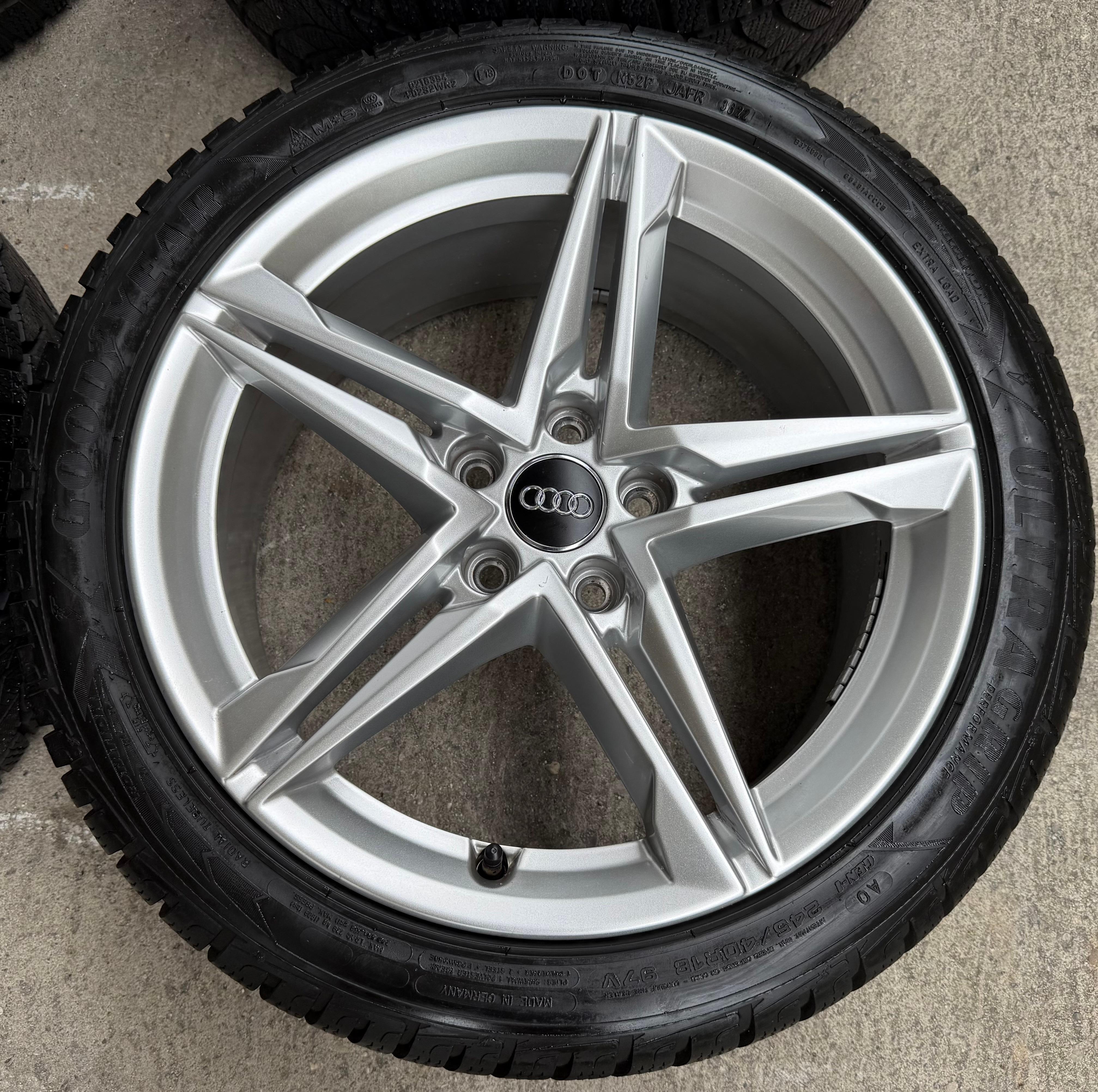 4 Original 18" Alu Winterräder Audi A4 S4 8W B9 8W0601025HM 245/40R18 97V 2021