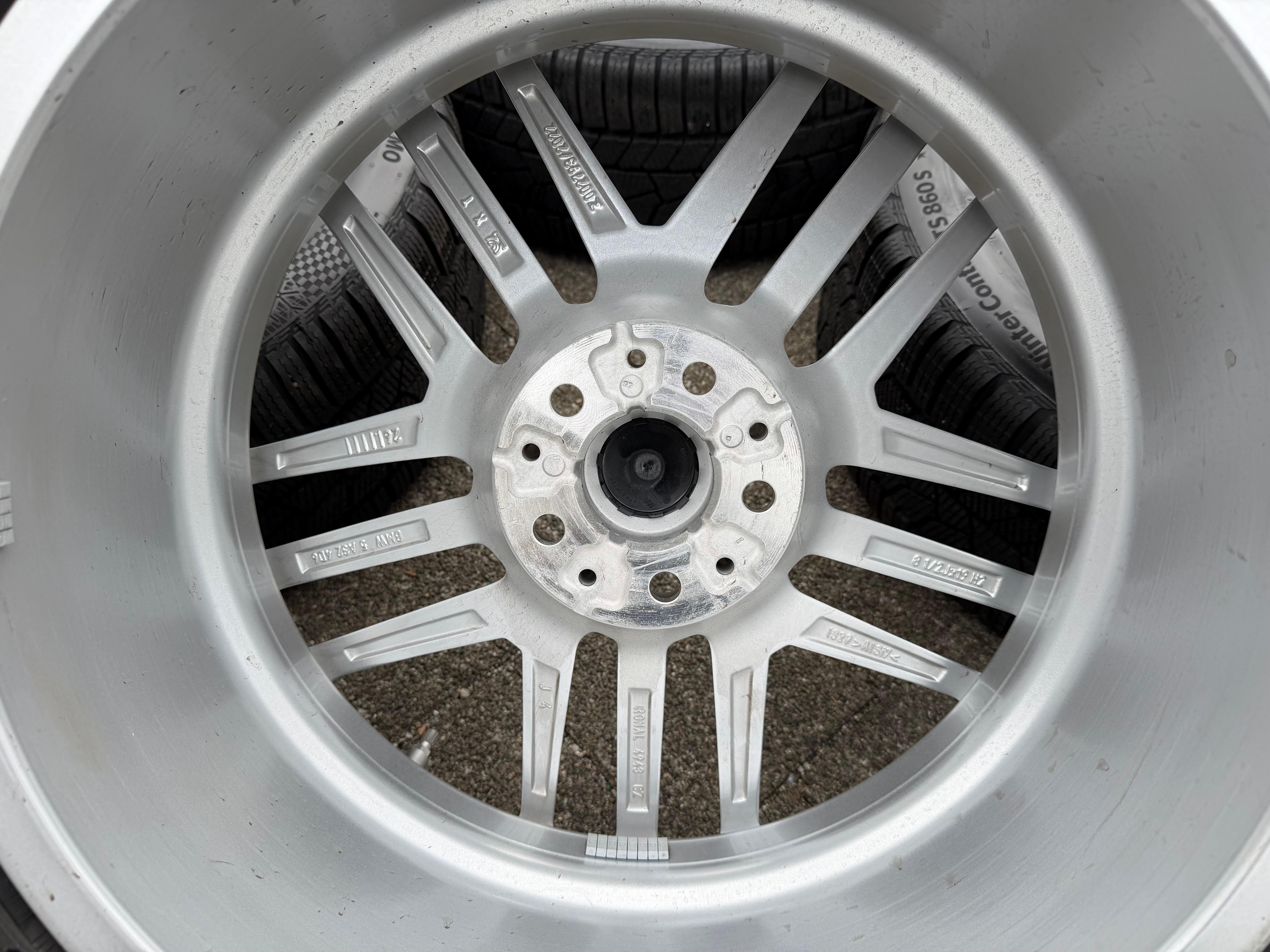4 LLANTAS DE ALEACIÓN ORIGINALES DE 19" PARA INVIERNO BMW SERIE 5 i5 G60 G61 STYLING 933 CONTI 2025