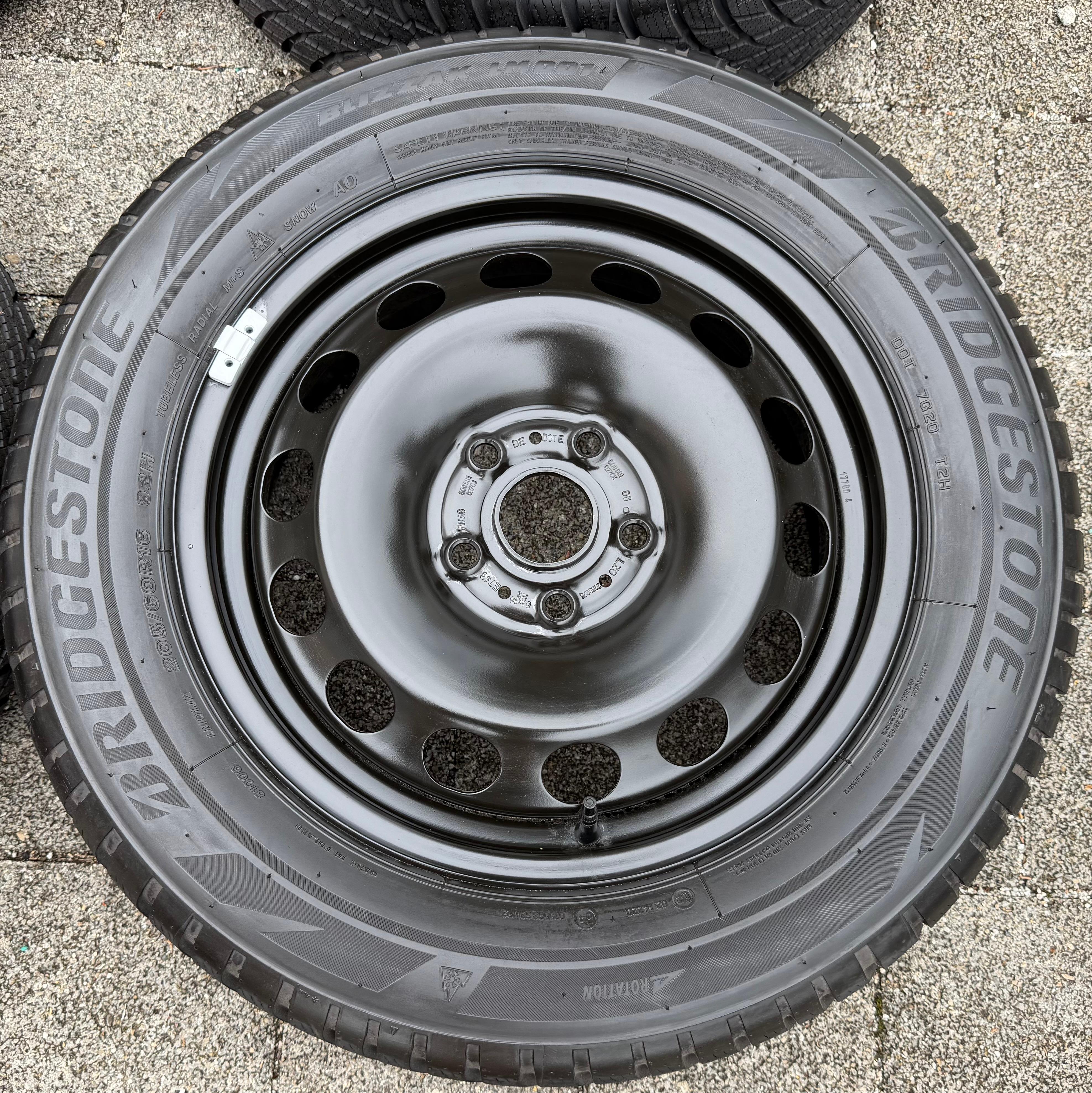 4 Winterräder Audi Q2 GA VW T-Roc Skoda Karoq 205/60R16 92H Bridgestone 5Q0601027AM NEU