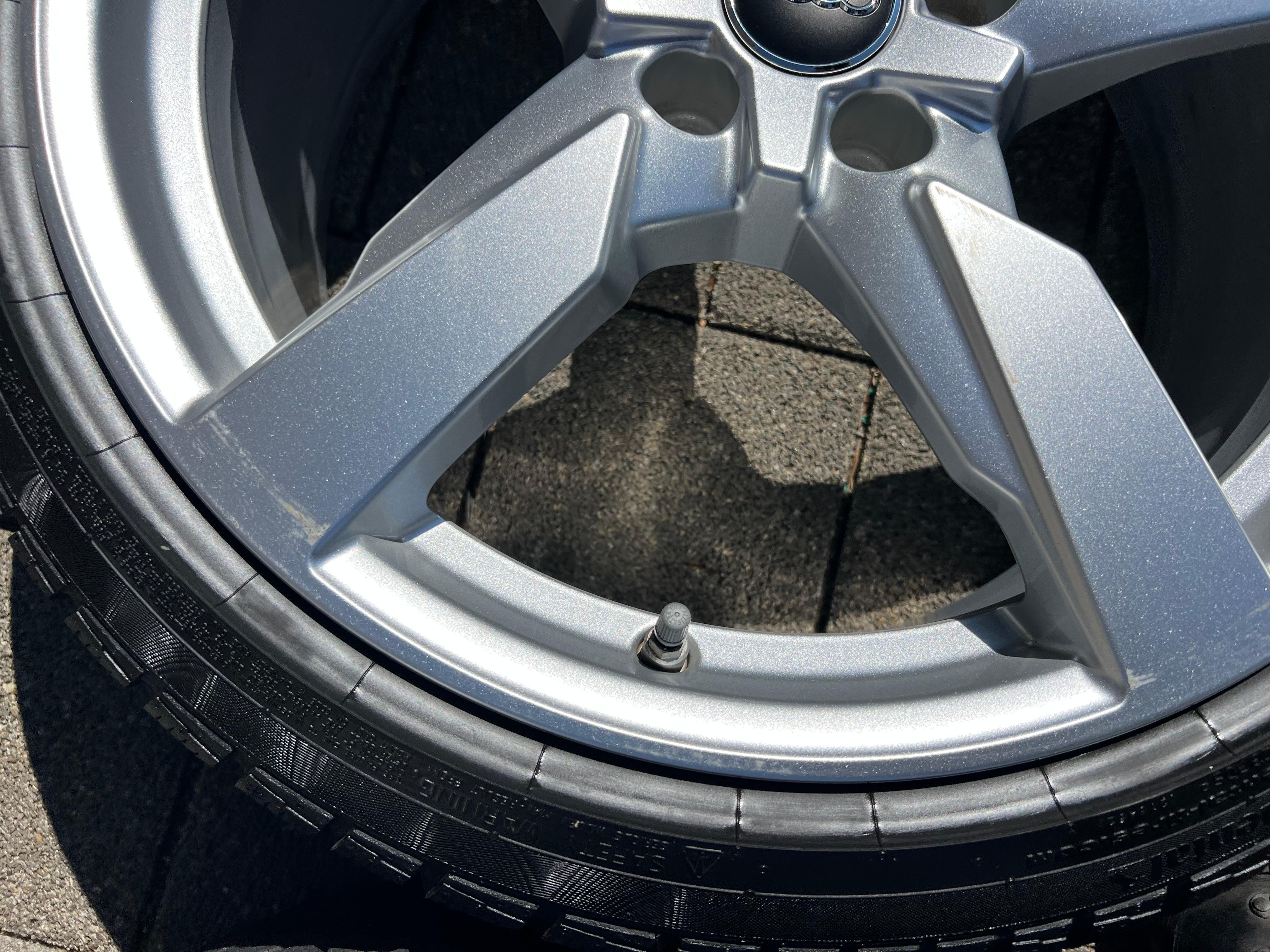 4 ROUES D'HIVER ORIGINALES 19" EN ALU AUDI TT TTS 8S 8S0601025AA 245/35R19 93W FRANCO DOMICILE