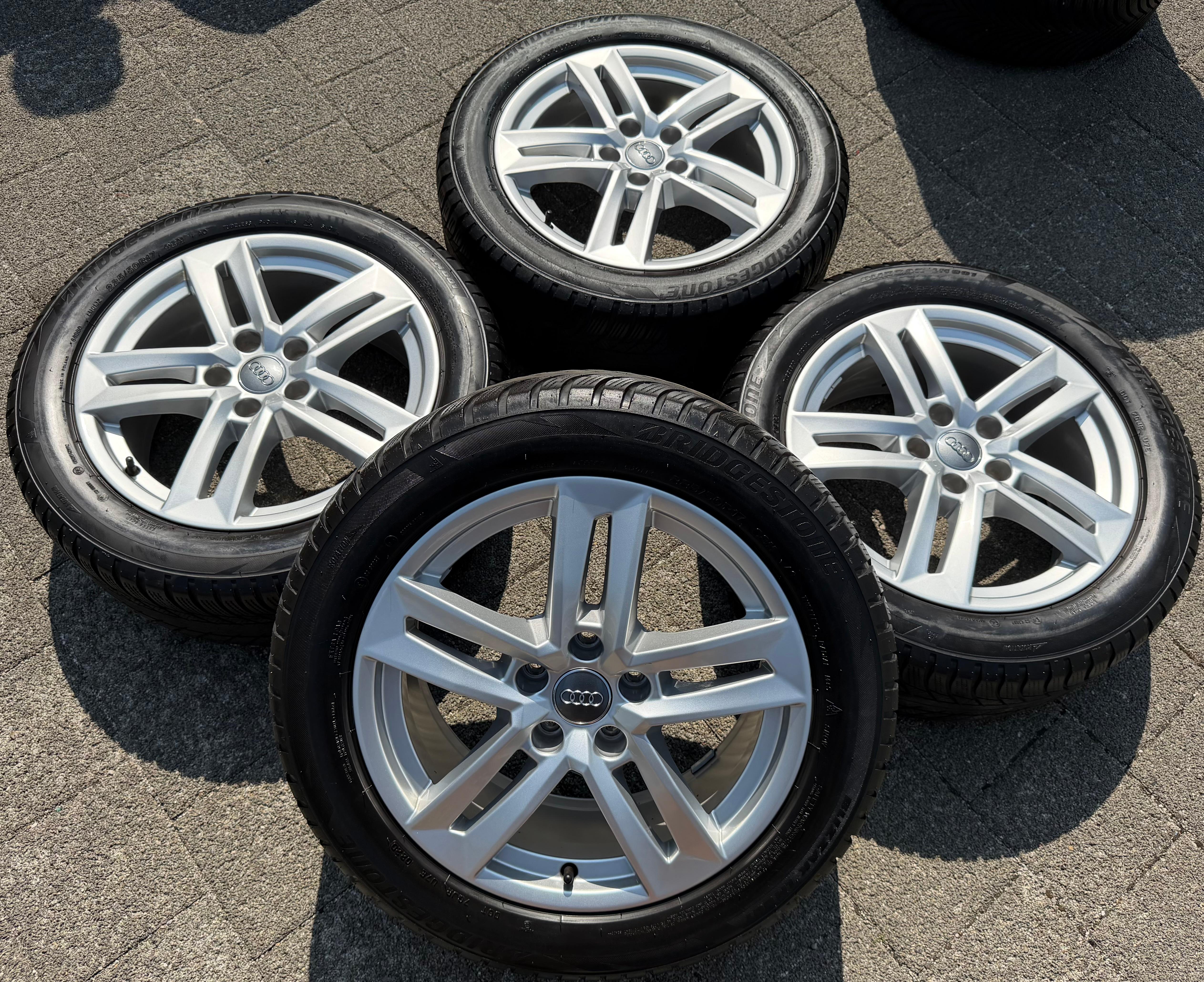 4 jantes en alliage d'origine 17 pouces Audi A4 8W B9 8W0601025P 7x17 ET42