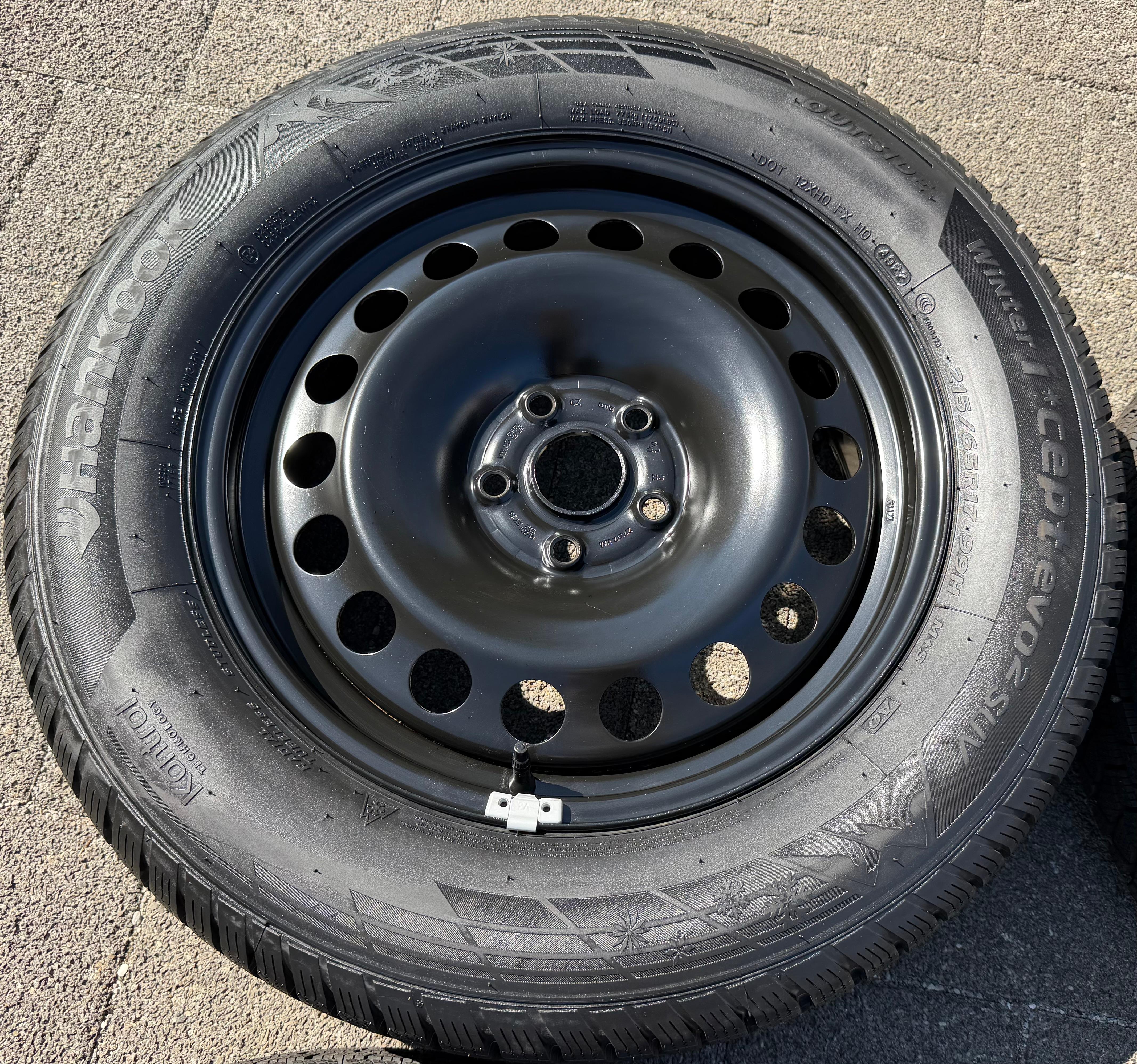 4 ruedas de invierno para Audi Q3, F3, Seat Tarraco, Skoda Kodiaq y VW Tiguan II 5NA, 215/65R17 99H, NUEVAS