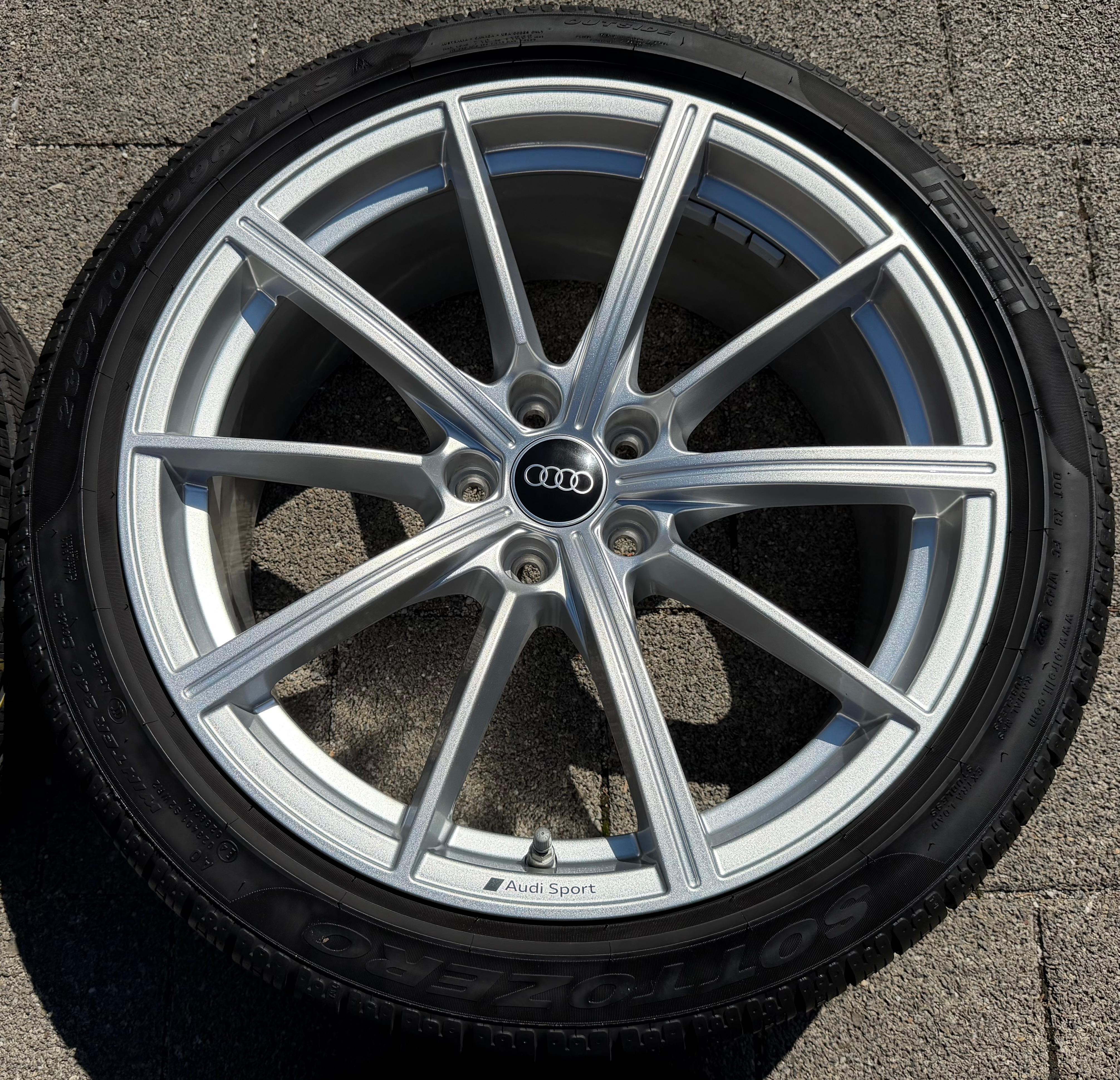 4 Original 19" Alu Winterräder Audi RS4 RS5 8W 8W0601025CP 235/40R19 96V Pirelli
