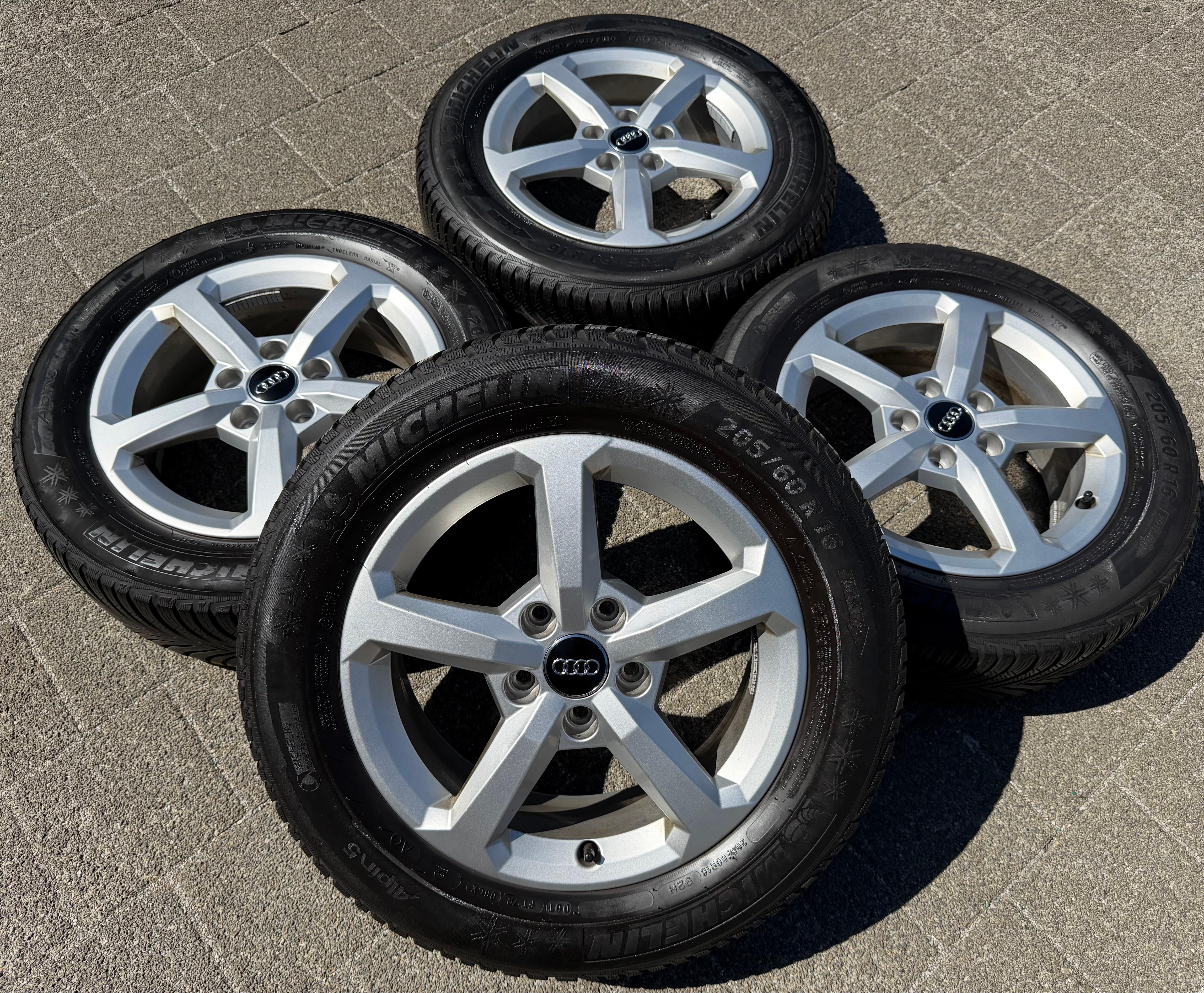 4 Original 16" Alufelgen Audi Q2 81A071496A 6x16 ET43 5x112
