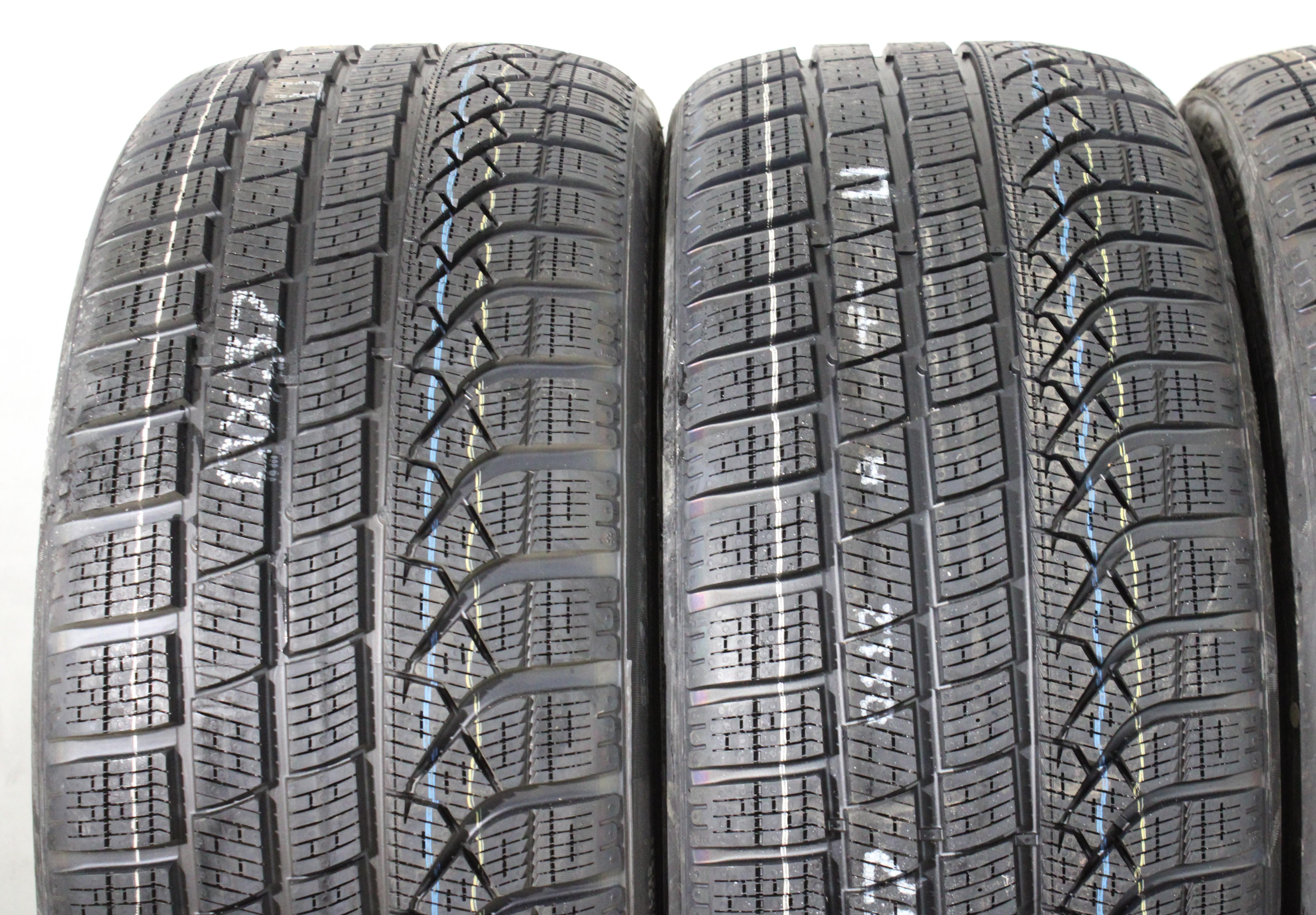 4 x 245/35R19 93V Winterreifen Pirelli Pzero Winter AO Volles Profil 2022