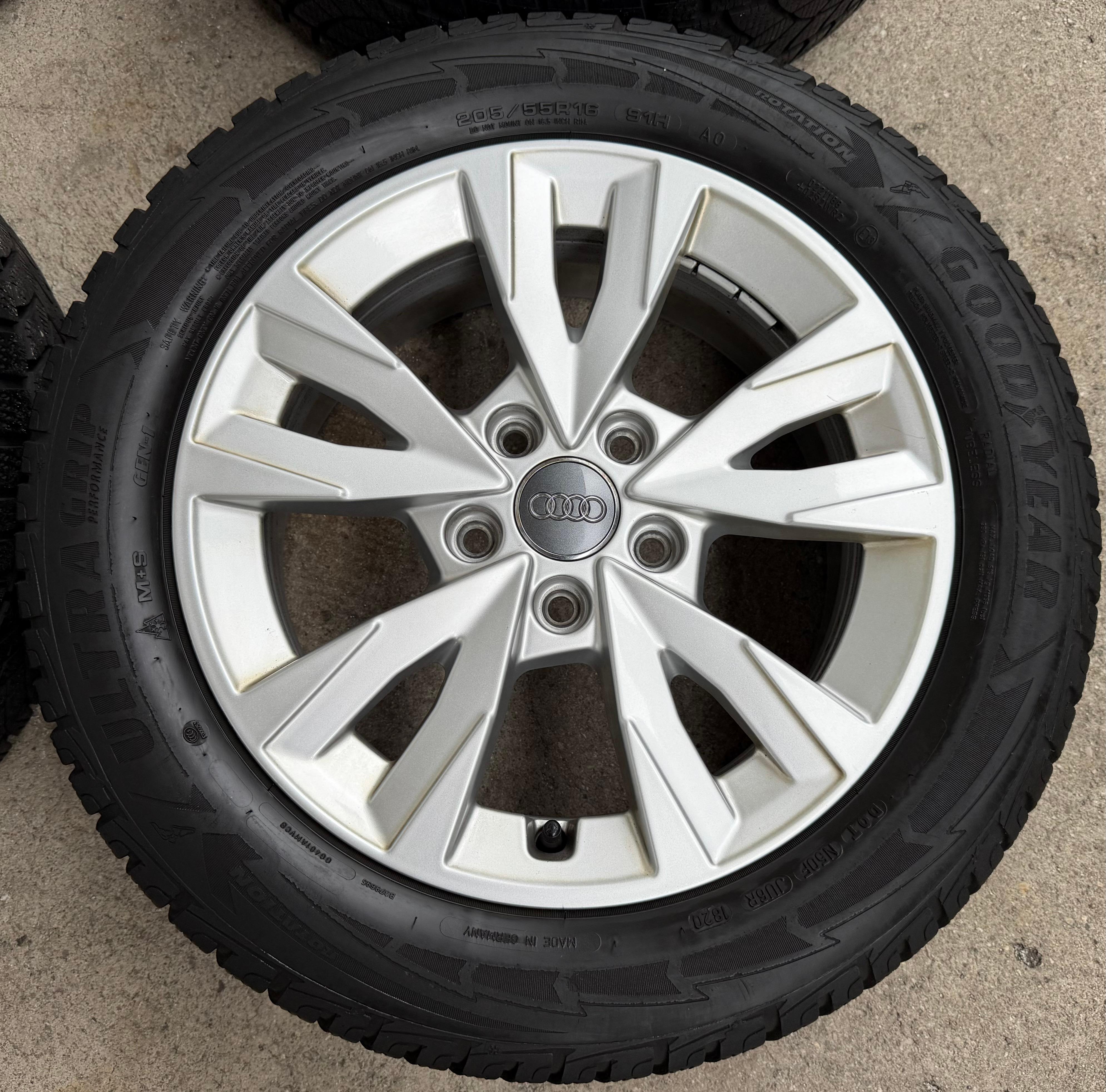 4 Original Alu Winterräder Audi A3 8Y 8Y0071496 205/55R16 91H Goodyear