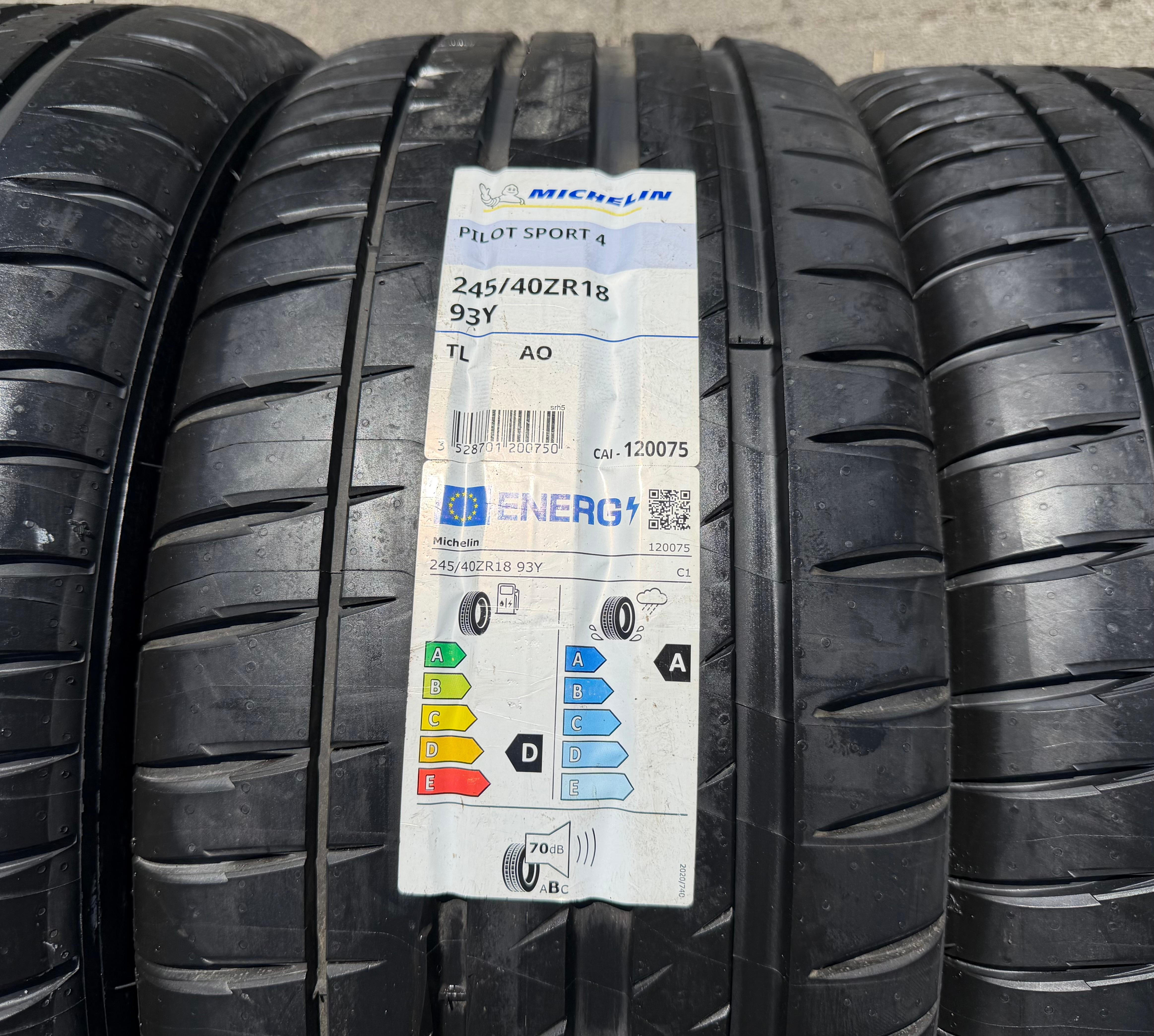 4 cerchi in lega Sommer originali da 18" per Audi A5 S5 8W 8W9601025C 245/40R18 93Y Michelin NUOVI