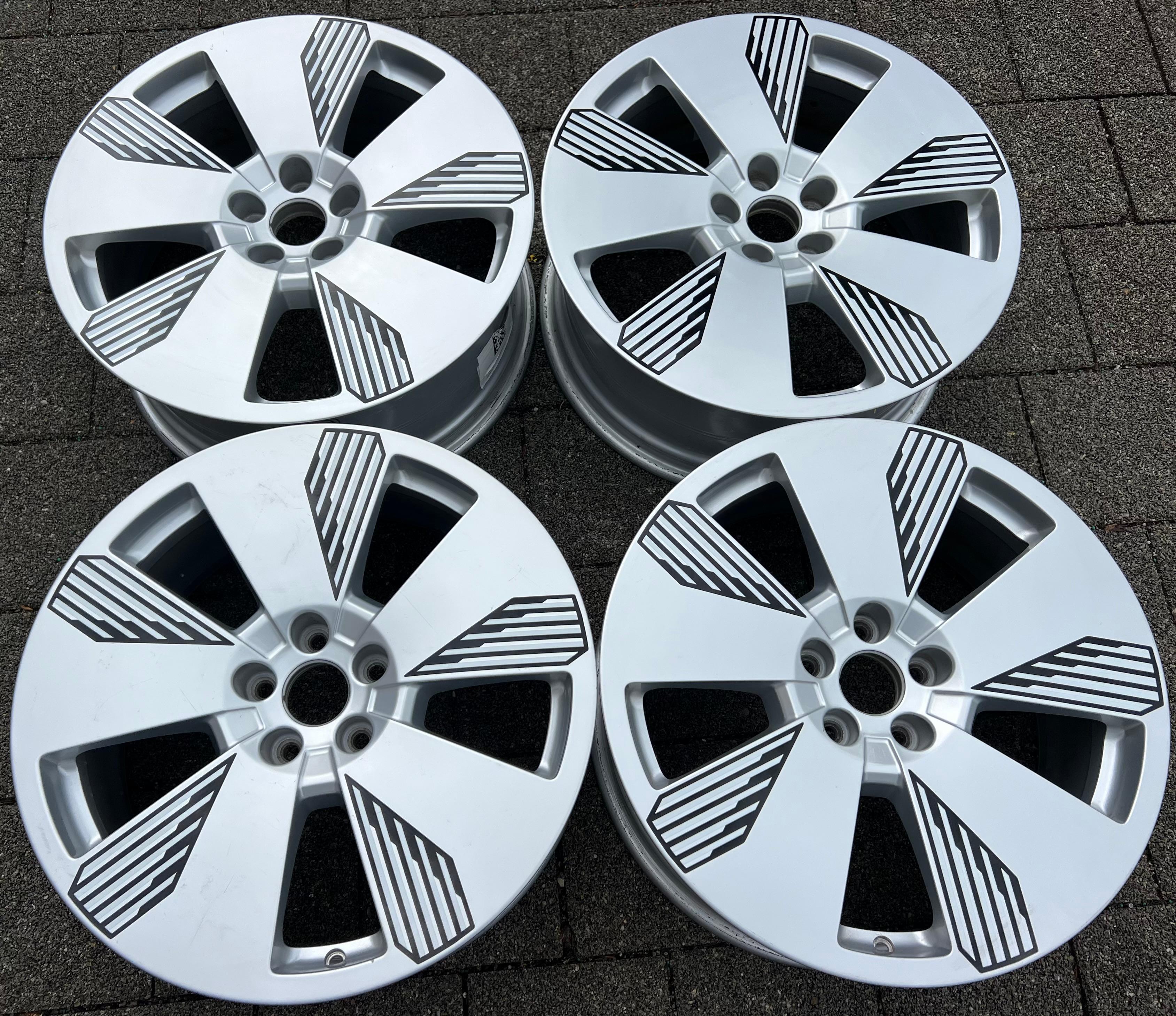 4 ORIGINAL 19" ALUFELGEN AUDI E-TRON GEN 8x19 ET34 4KE601025L FREIHAUS