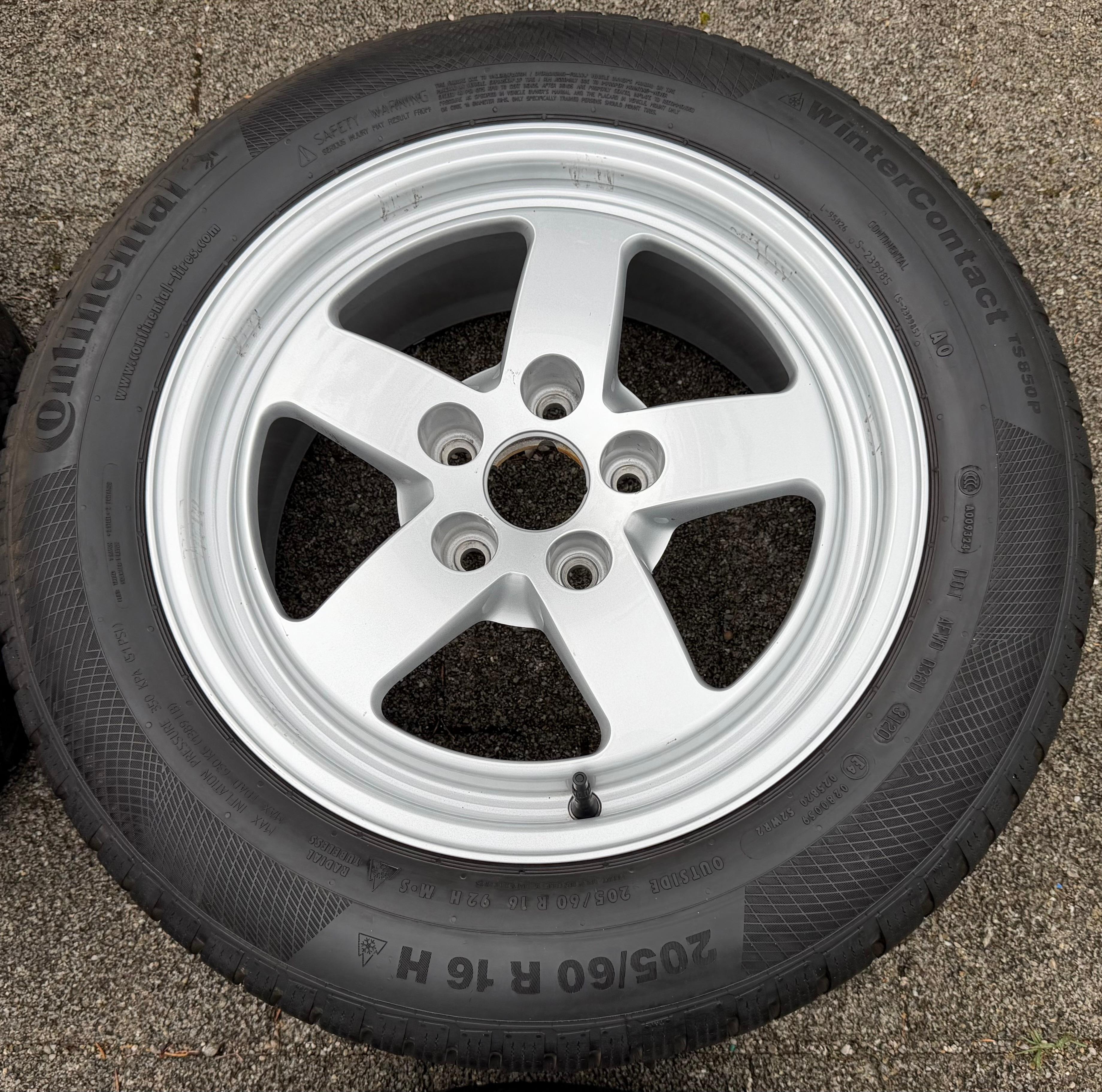 4 ruedas de aleación originales de invierno para Audi A4 B9 8W 205/60R16 92H 8W0601025 Continental