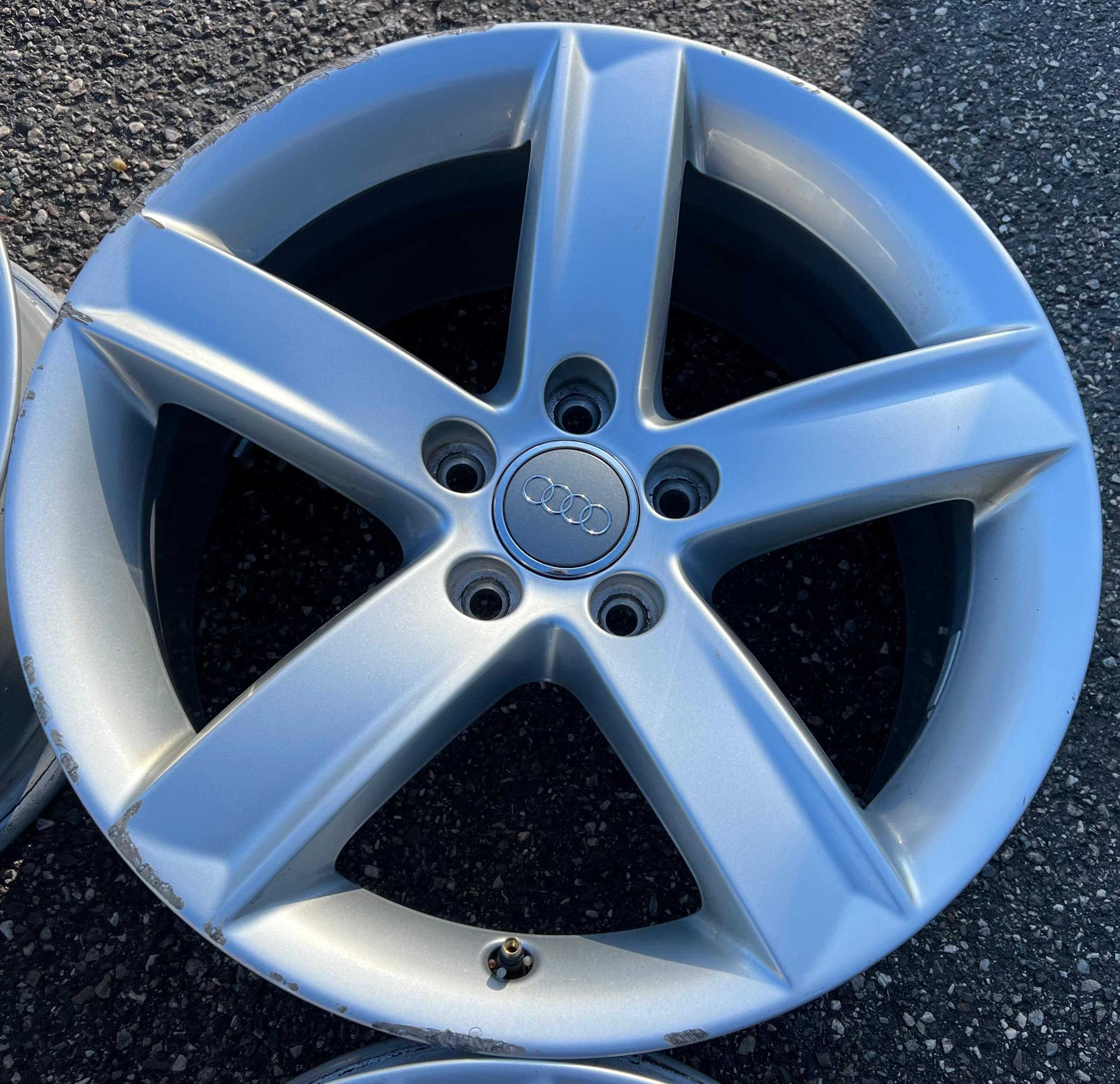 4 CERCHI ORIGINALI IN ALLUMINIO DA 17" AUDI A5 8T 8T0071497 CONSEGNA GRATUITA