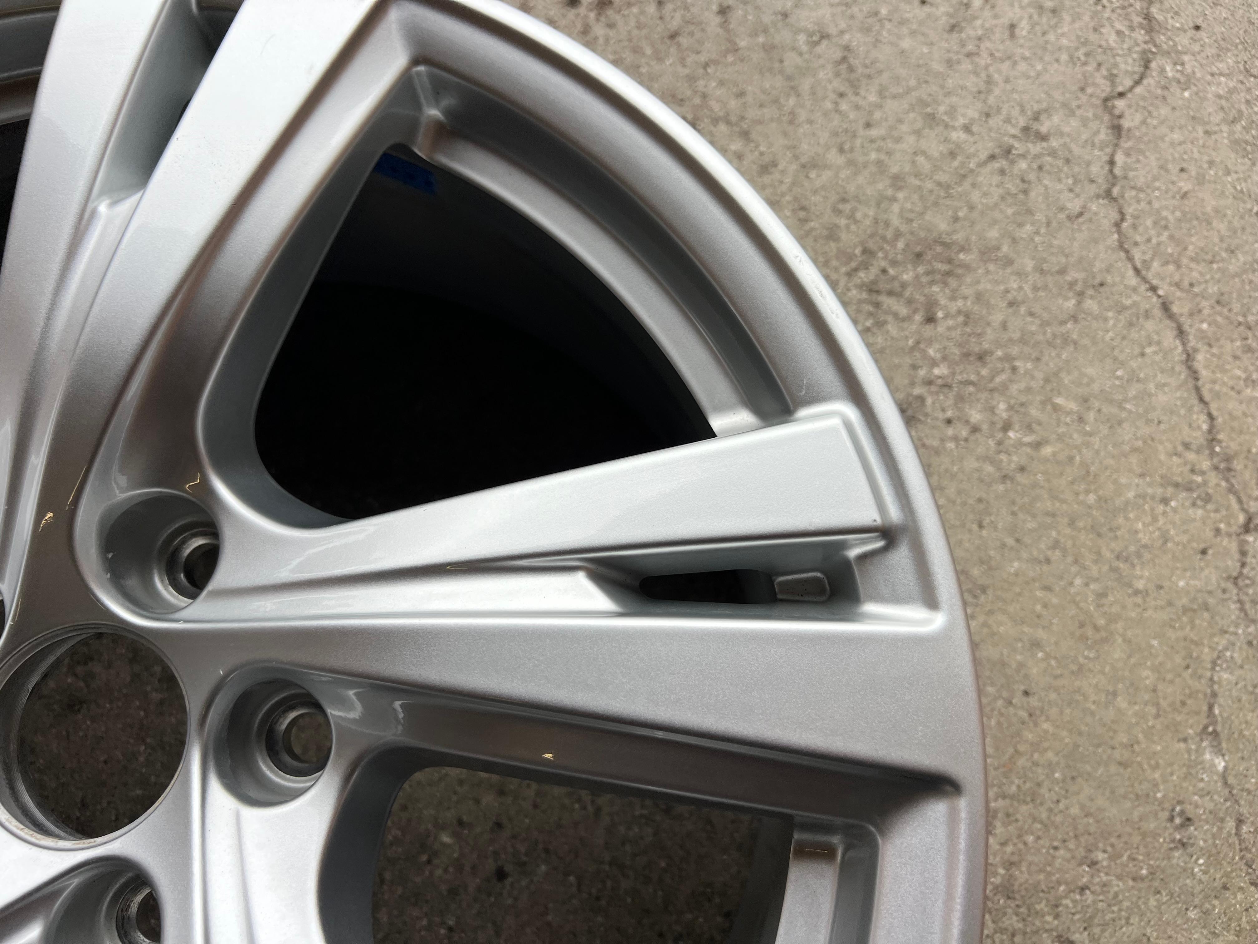 1 X LLANTA DE ALEACIÓN ORIGINAL DE 18" AUDI A5 S5 F2 B10 8B3601025C 8x18 ET40 ENVÍO GRATUITO