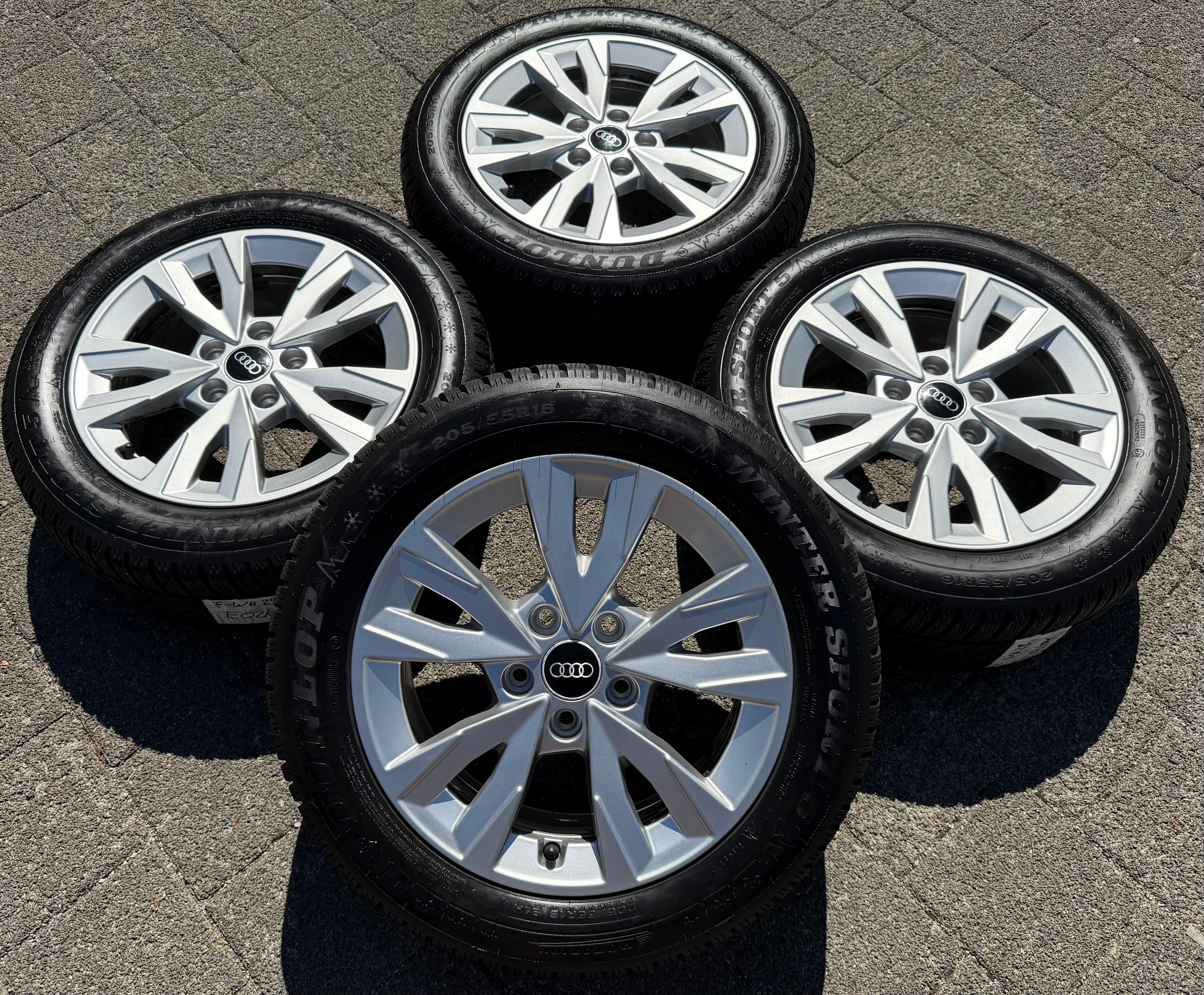 4 Original Alu Winterräder Audi A3 8Y 8Y0071496 205/55R16 91H DUNLOP