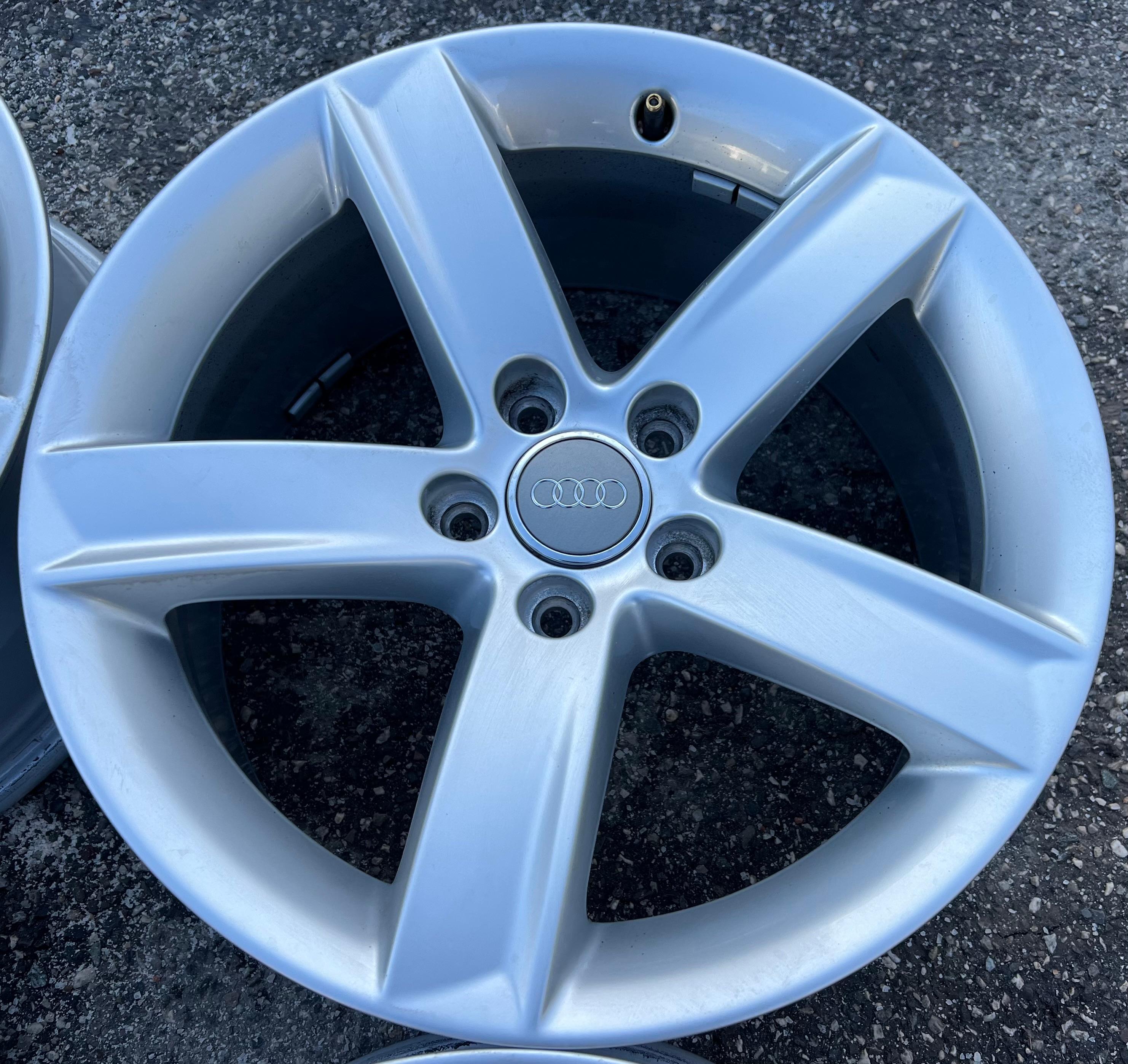 4 CERCHI ORIGINALI IN ALLUMINIO DA 17" AUDI A5 8T 8T0071497 CONSEGNA GRATUITA
