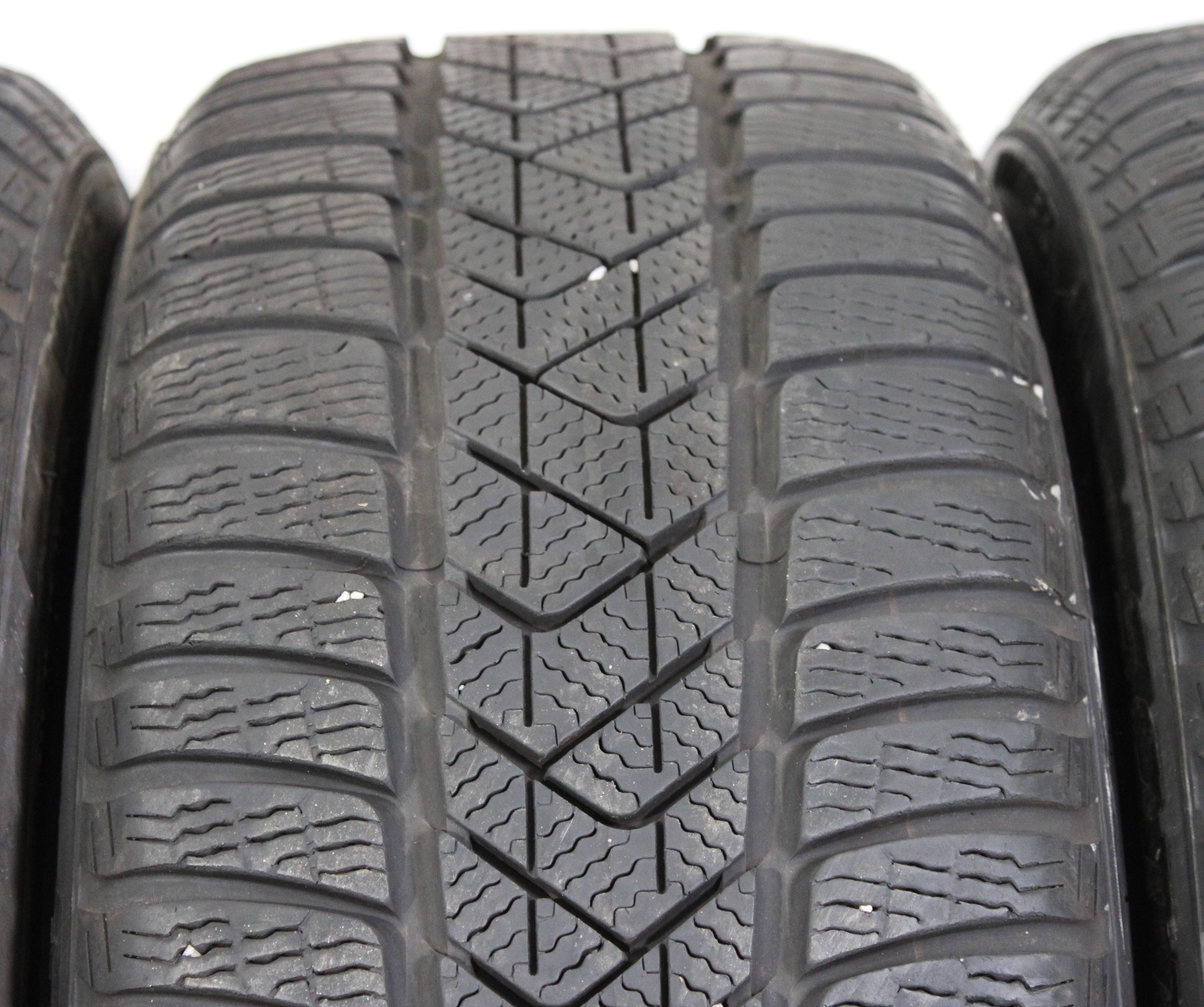 4 x 225/45R19 96V winterbanden Pirelli Sottozero 3 Runflat 6-6,5mm 1x2019/3x2020 *