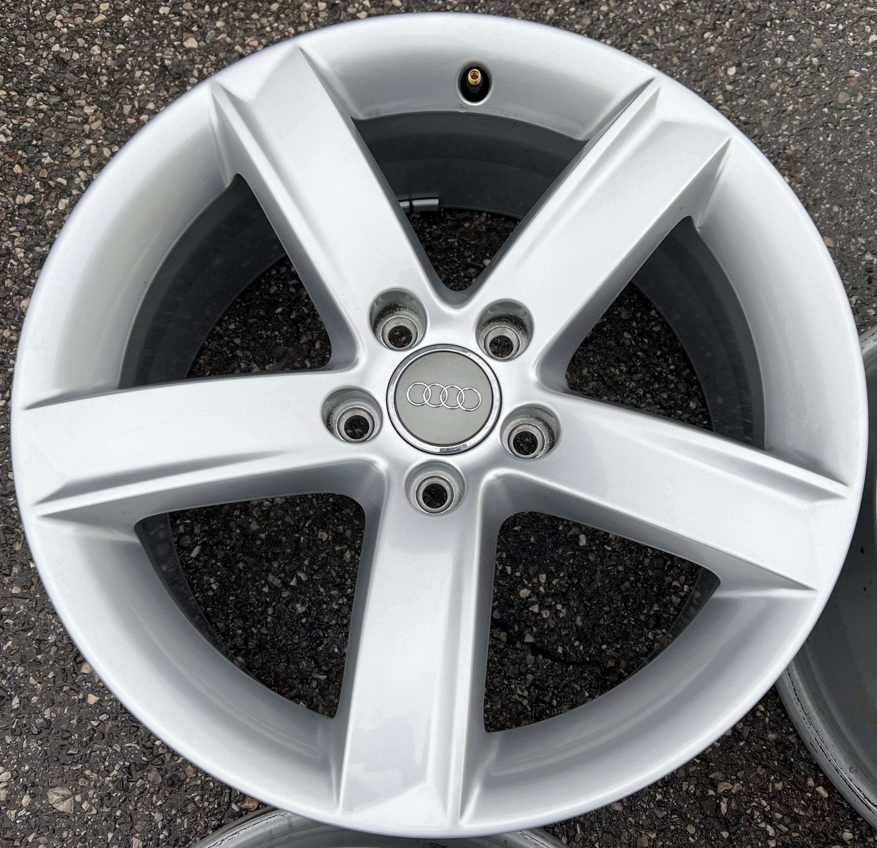 4 CERCHI ORIGINALI IN ALLUMINIO DA 17" AUDI A5 8T 8T0071497 CONSEGNA GRATUITA