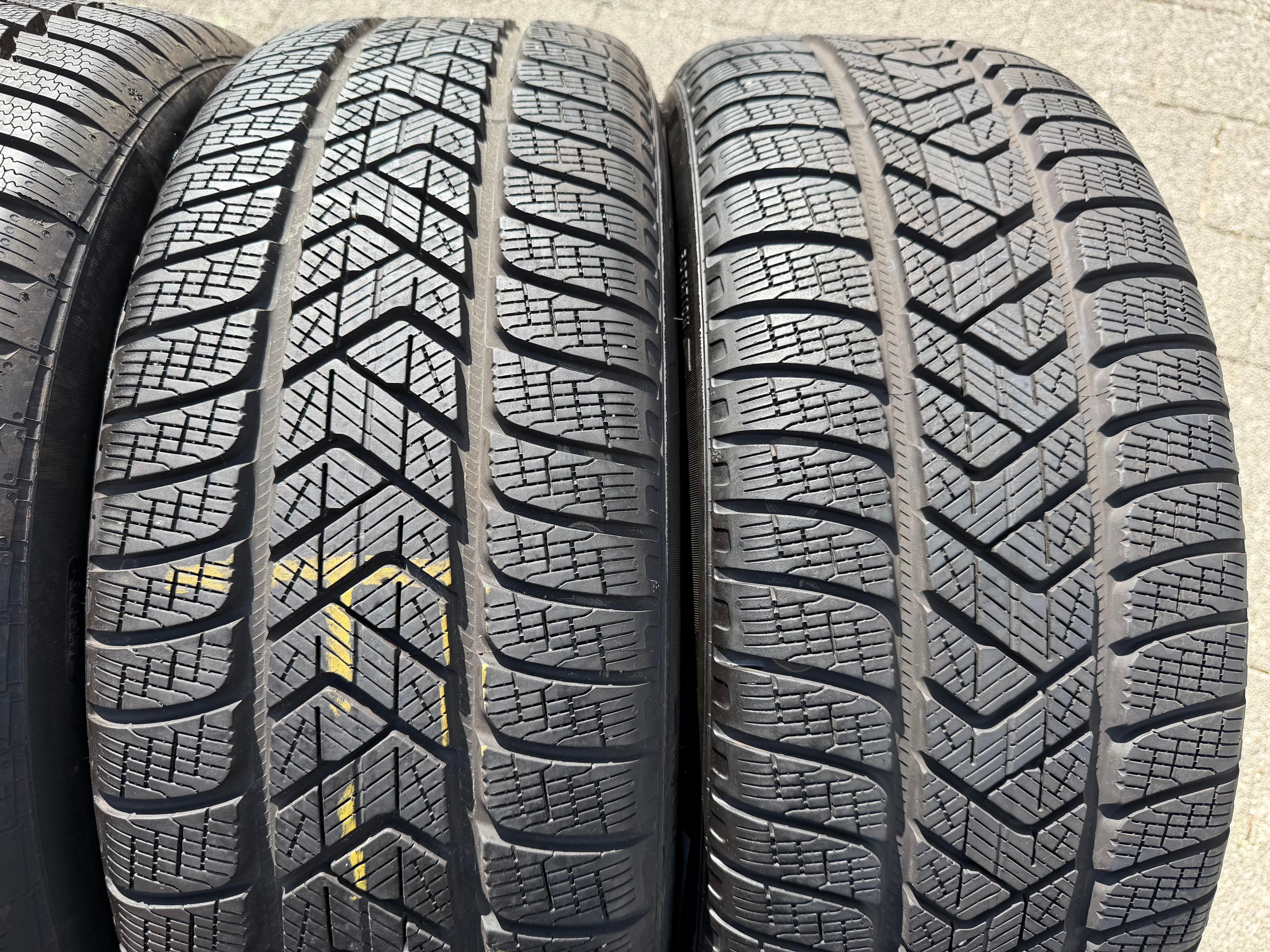4 Original 19" Alu Winterräder Audi Q3 F3B 83A 83A601025N 235/50R19 99V Winter