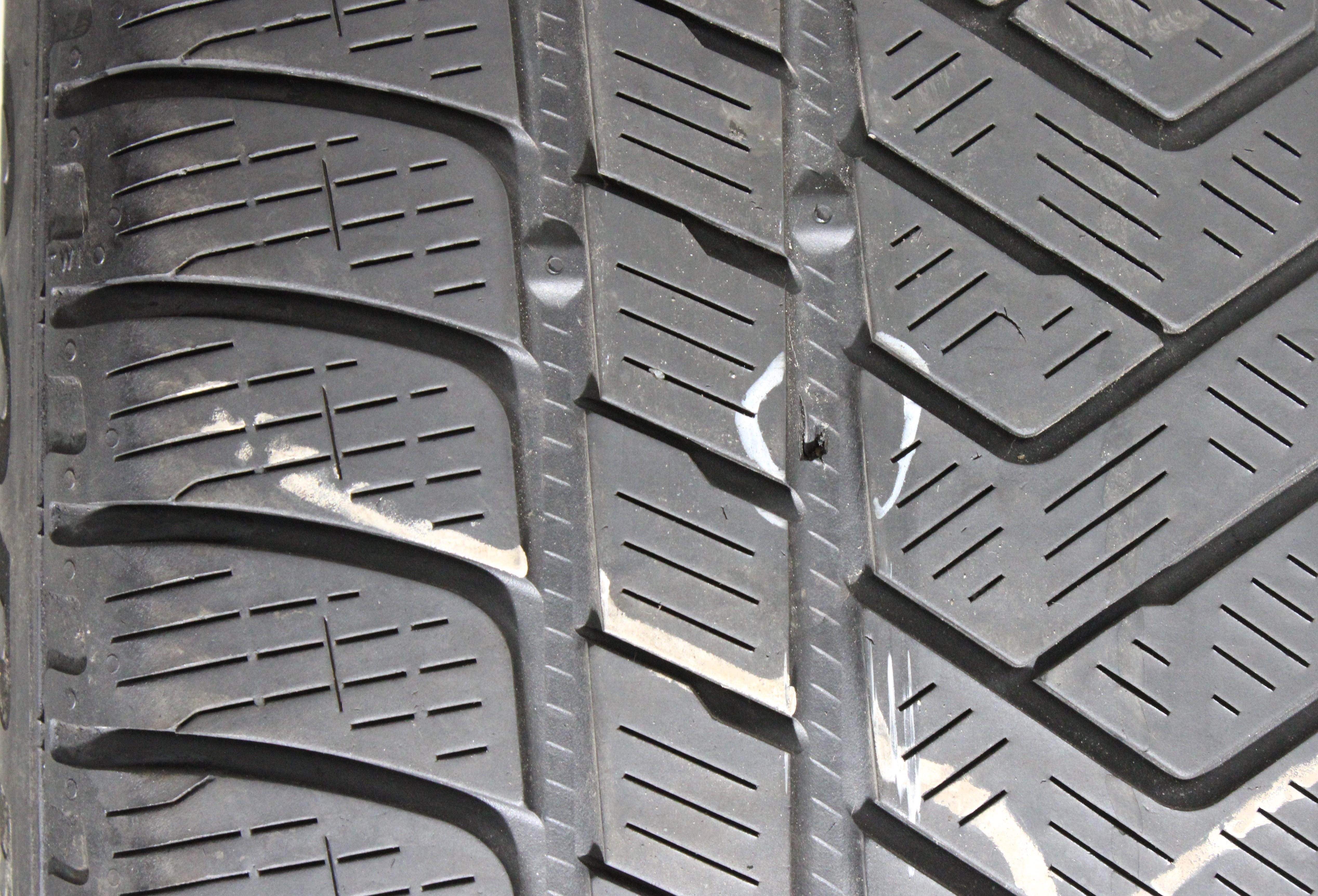 2 x 285/35R22 106V Winterreifen Pirelli Scorpion Winter 4-4,5mm 2022 Silent
