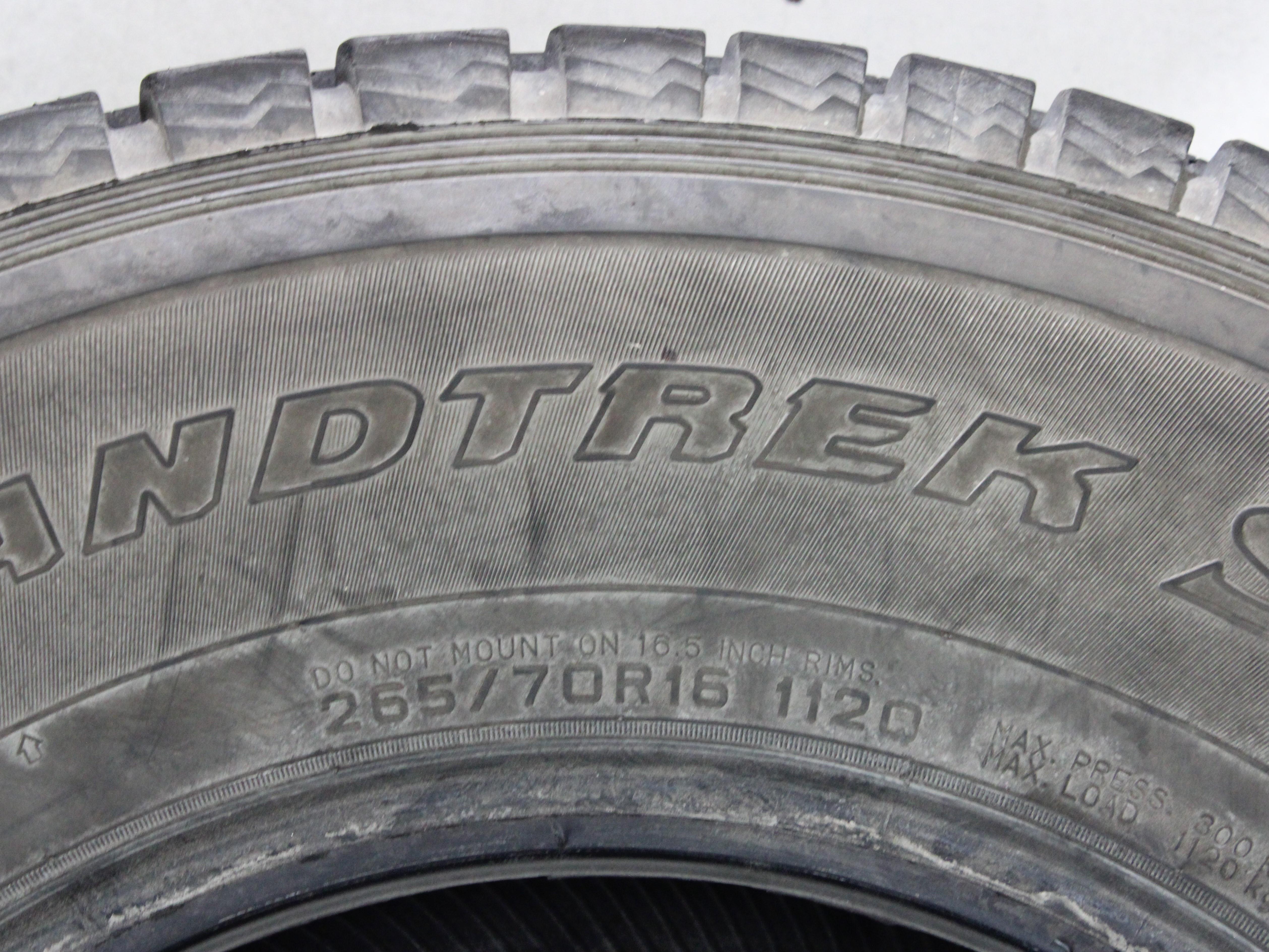 4 x 265/70R16 112Q neumáticos de invierno Dunlop GrandTrek SJ6 9-9,5mm 2x2014/2x2015
