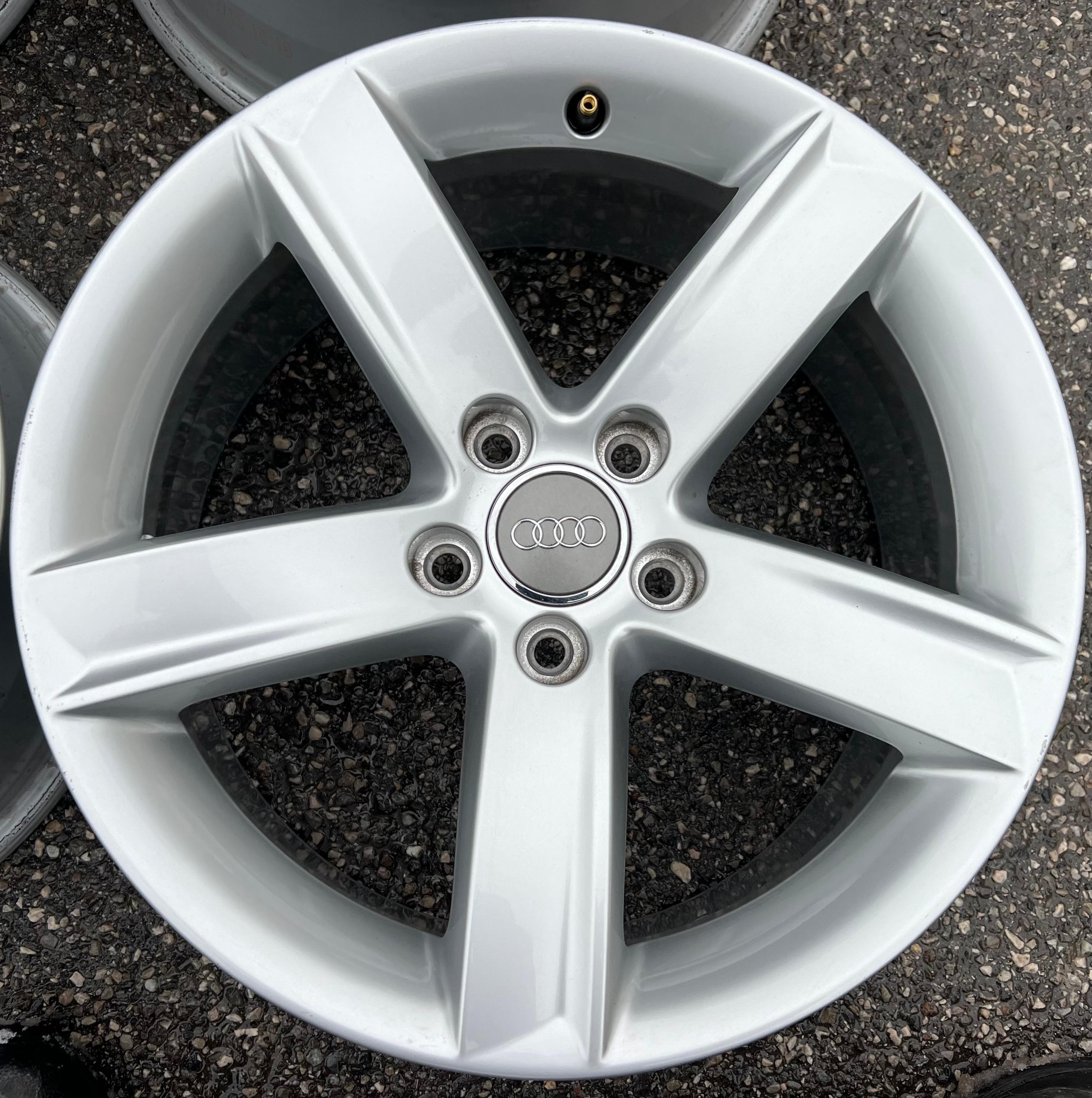 4 CERCHI ORIGINALI IN ALLUMINIO DA 17" AUDI A5 8T 8T0071497 CONSEGNA GRATUITA