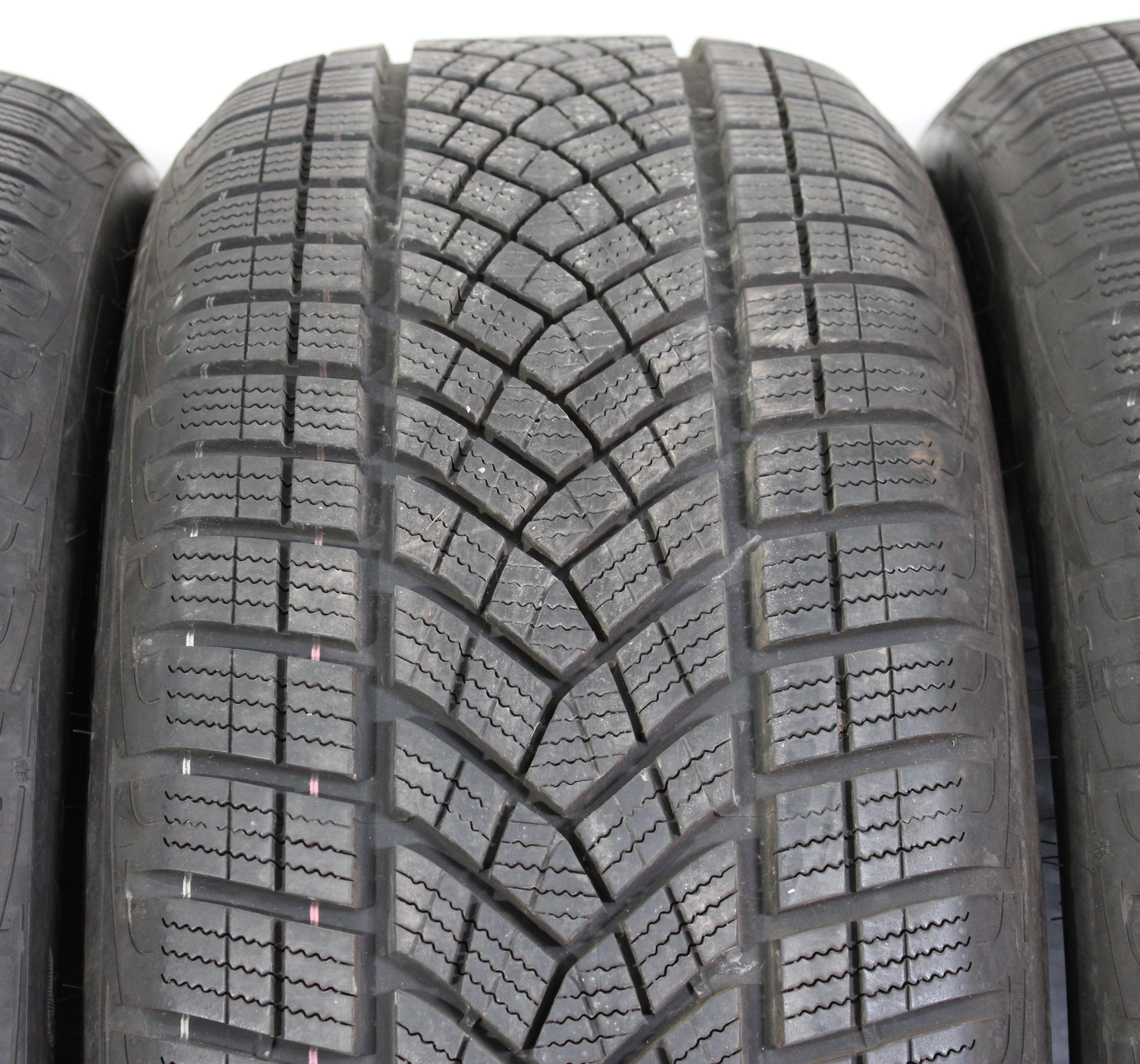 4 x 255/55R19 111H Winterreifen Goodyear Ultra Grip Performance GEN-1 7-7,5mm 2018 AO