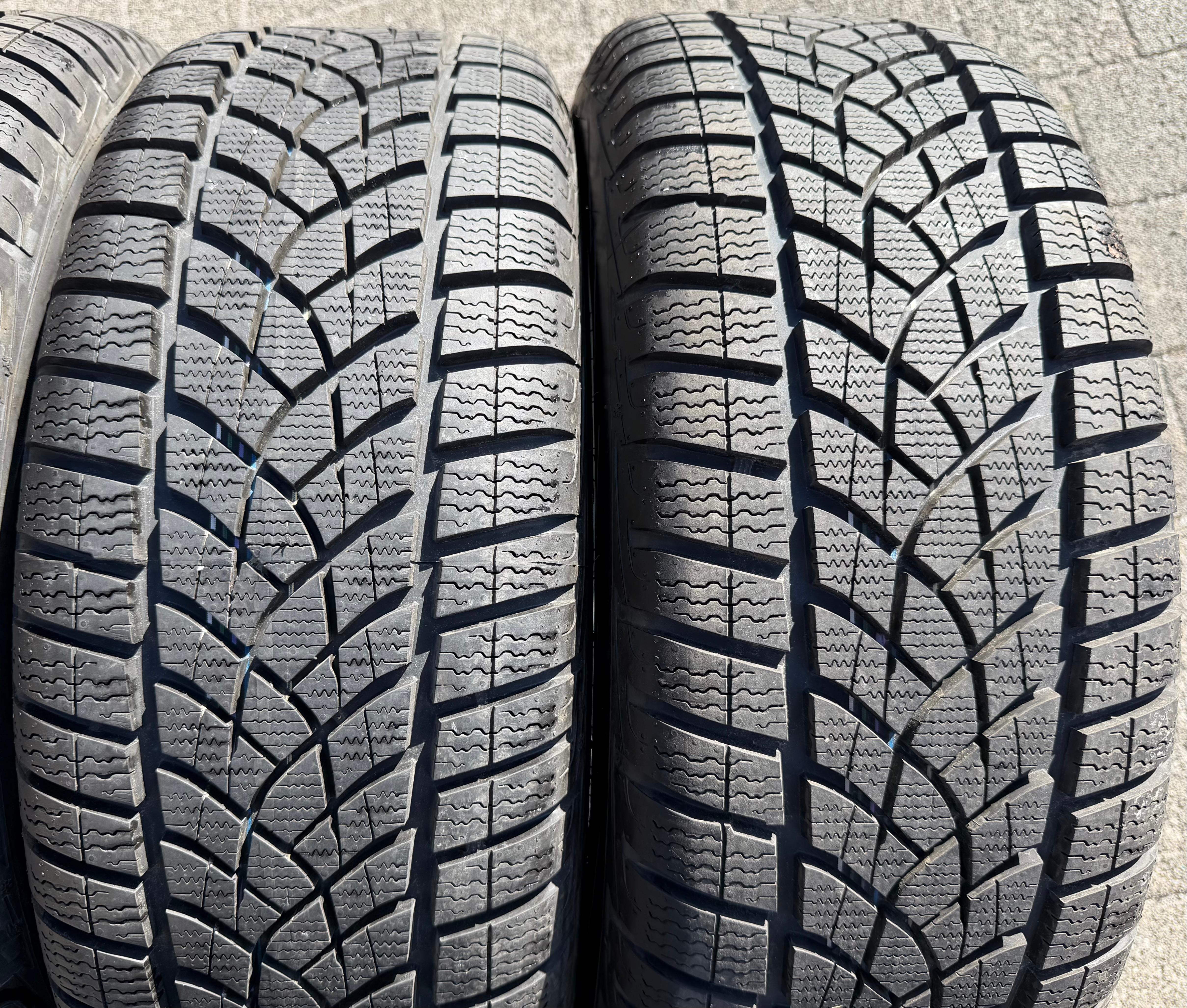 4 Original 18" Alu Winterräder Audi Q3 F3 83A 83A601025J 235/55R18 104H Goodyear