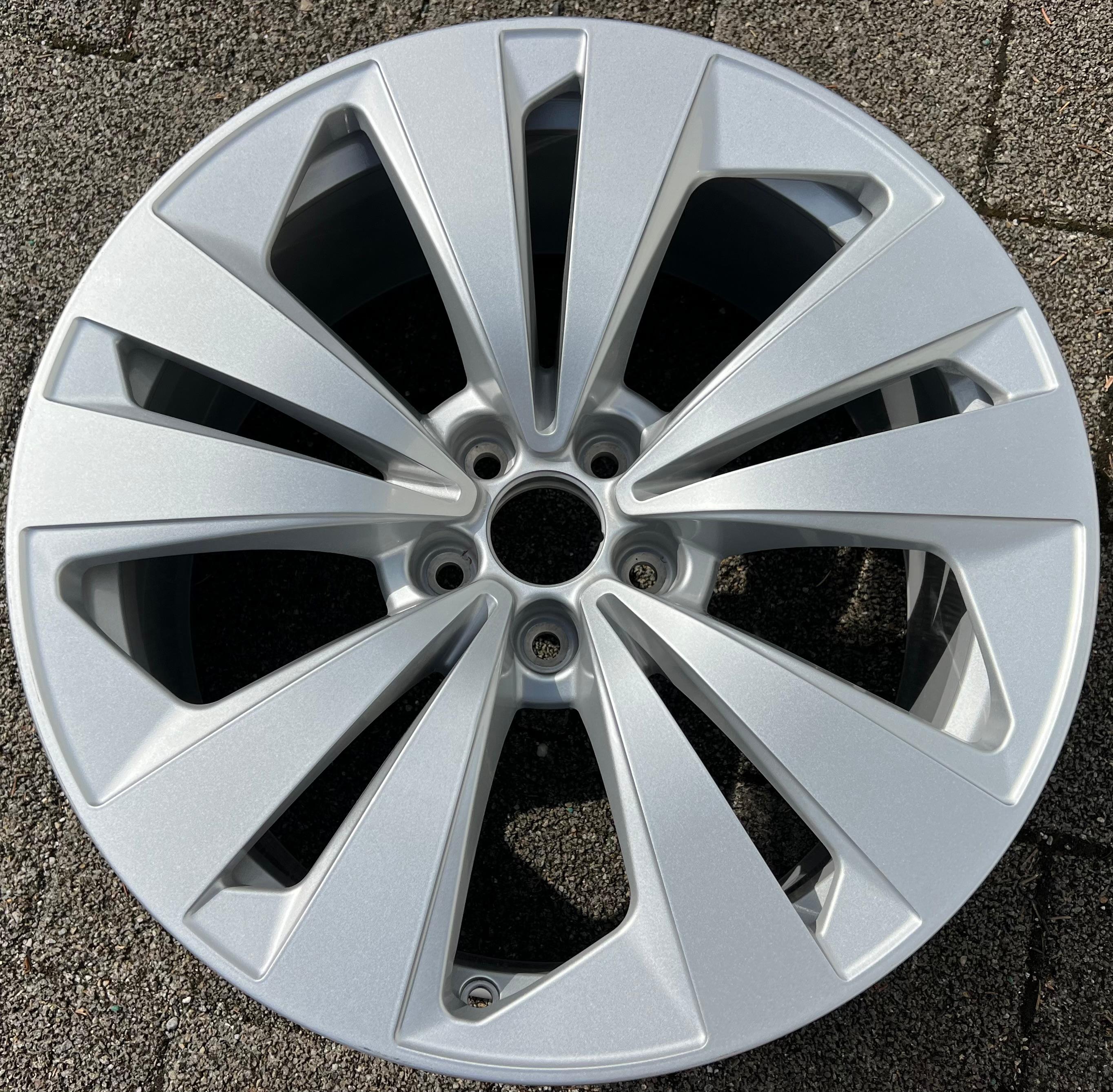 1 X ORIGINAL 19" ALUFELGE AUDI Q8 4M8601025 8,5x19 ET20 FELGE FREIHAUS