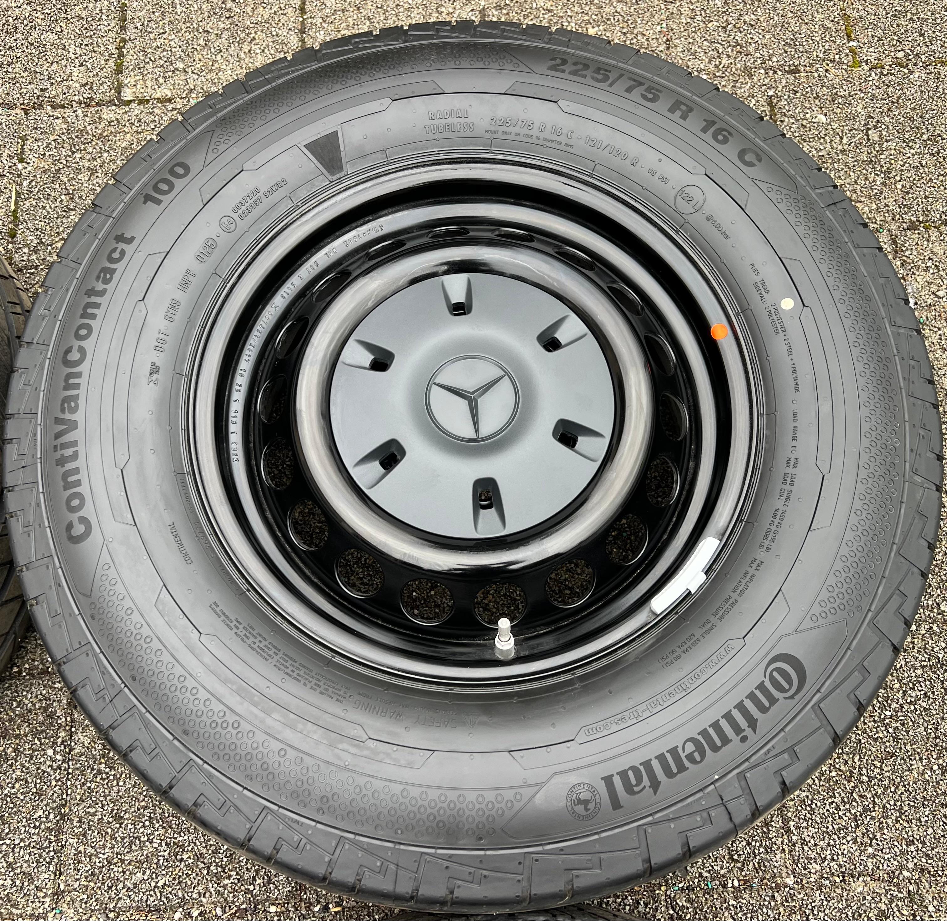 4 SOMMERRÄDER MERCEDES SPRINTER W907 225/75R16C 121/120R CONTINENTAL 2025 NEUWERTIG