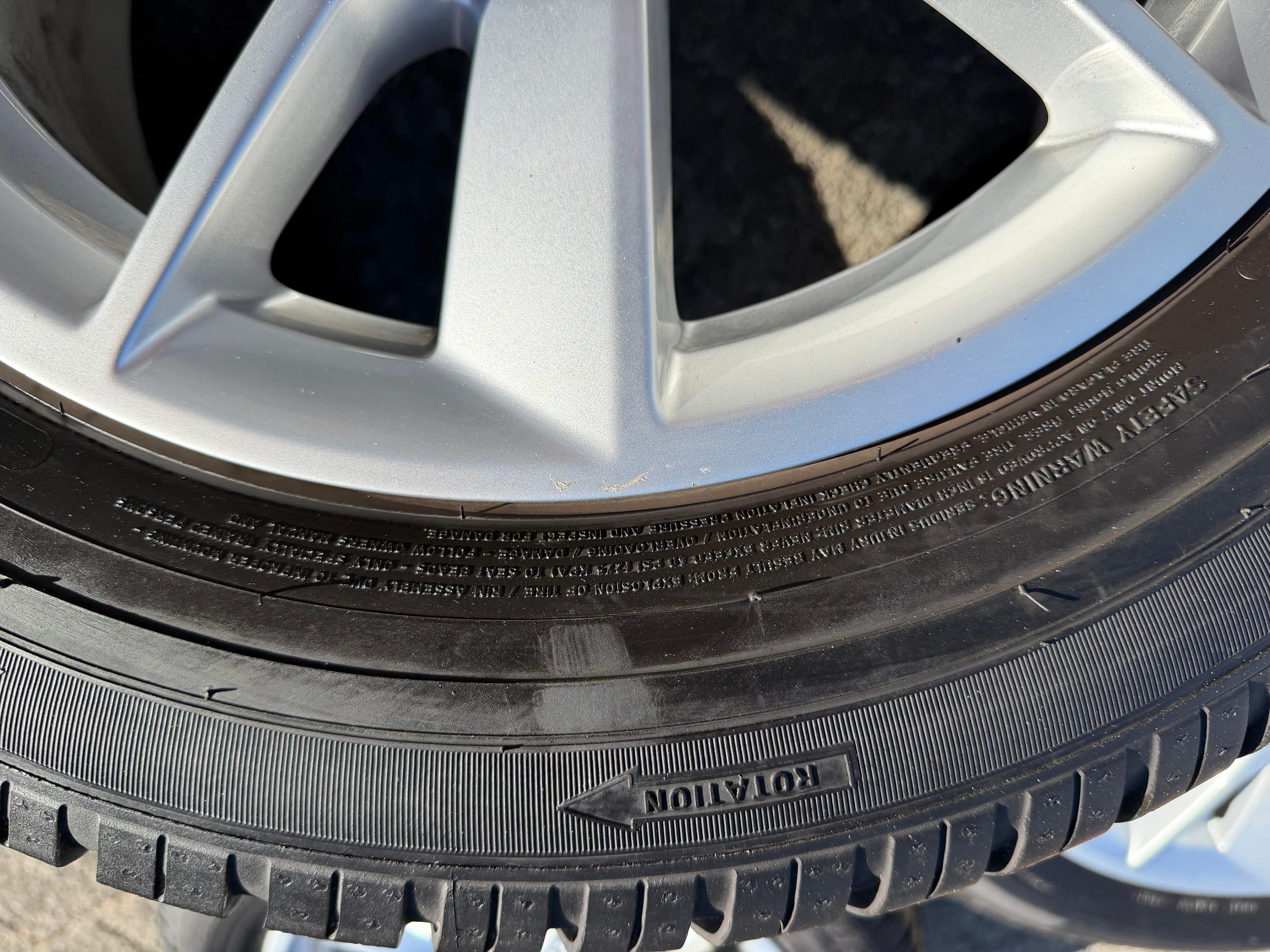 4 ruedas de invierno de aleación originales Audi A4 8W B9 8W0601025A 205/60R16 92H Dunlop