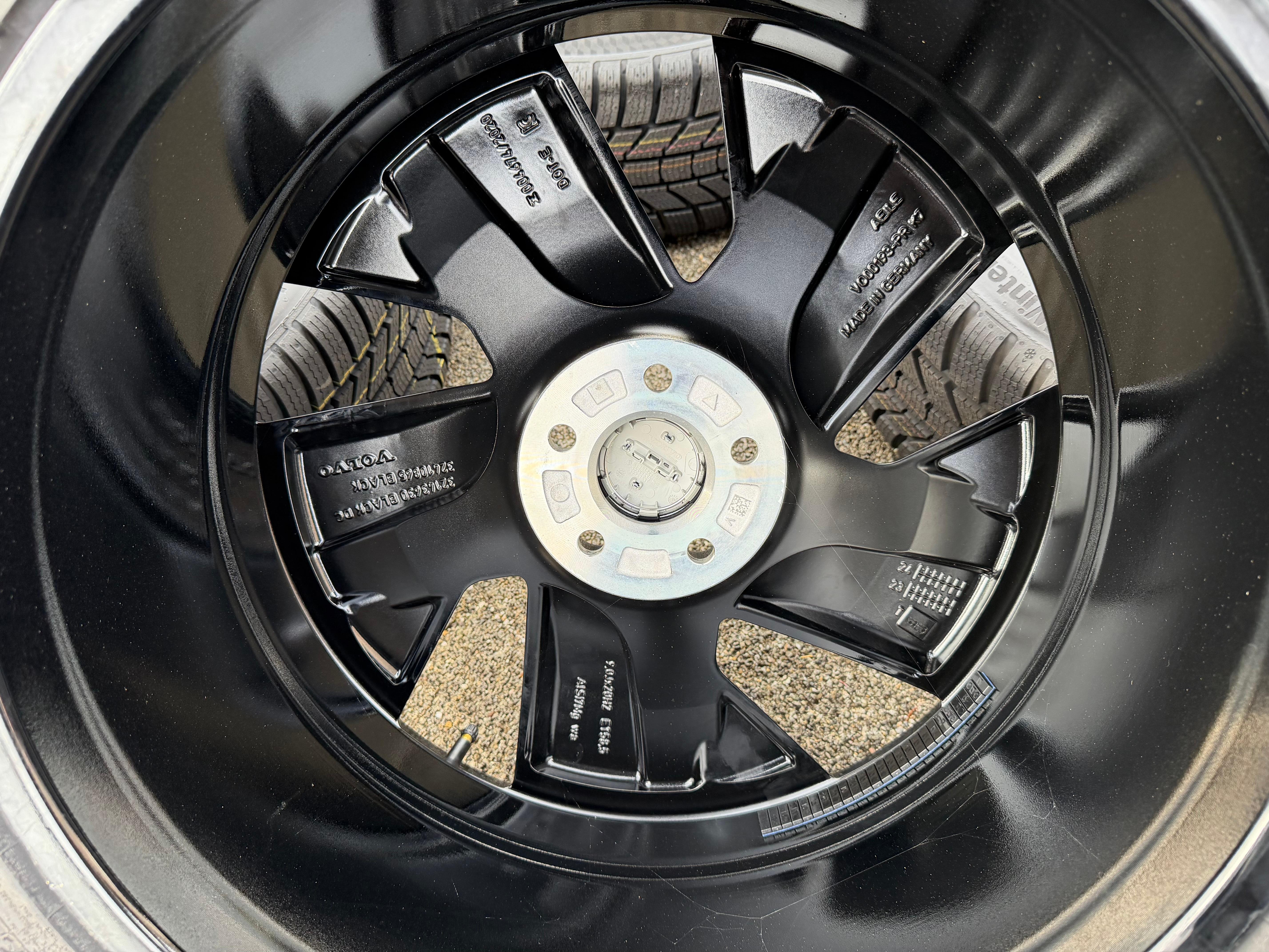 4 ruedas de invierno de aleación originales de 20" para Volvo XC40 235/45R20 100V 255/40R21 101V Continental