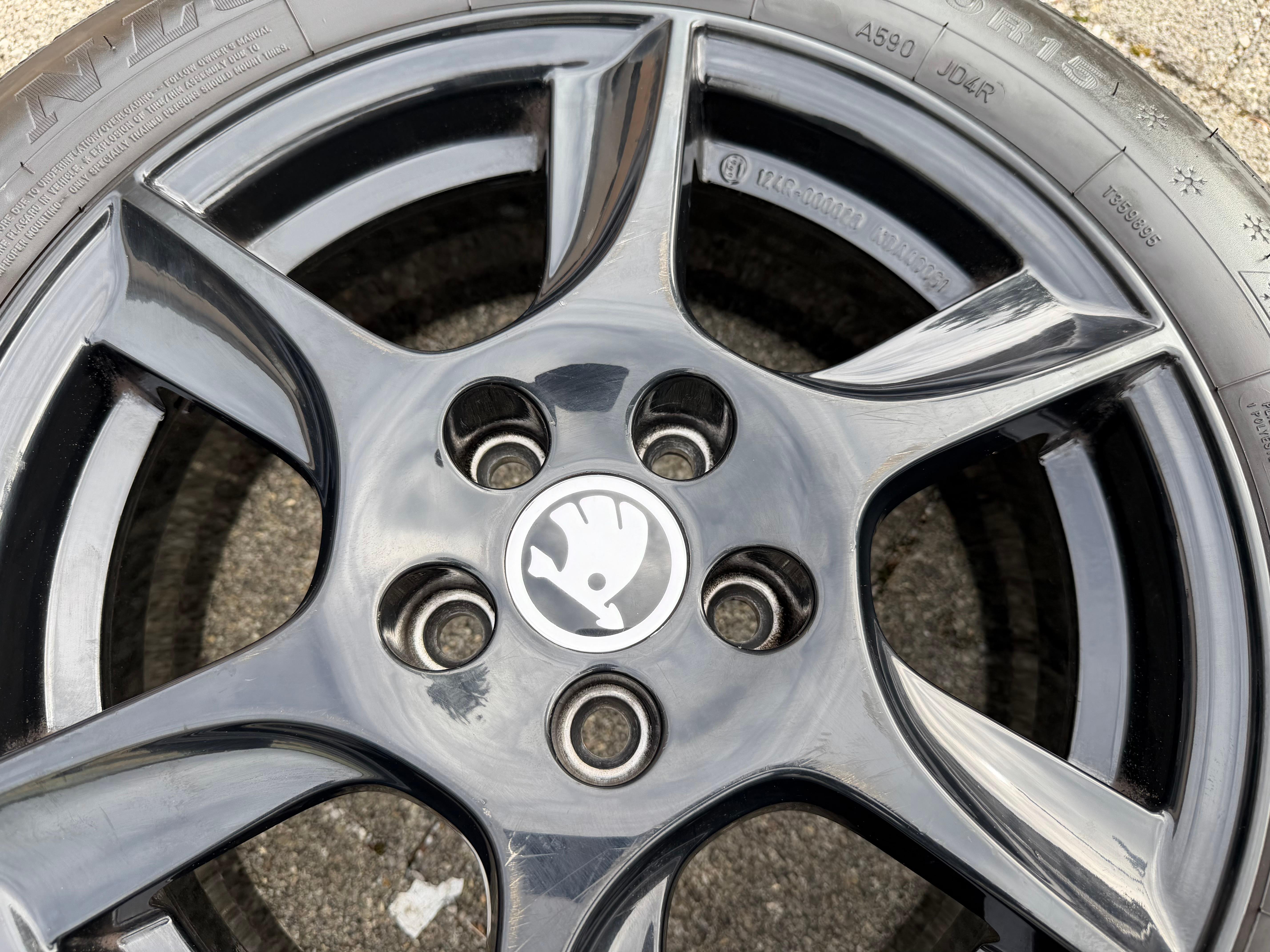 4 Alu Winterräder VW Polo 6R Seat Ibiza Skoda Fabia Rapdi 5J 185/60R15 88T