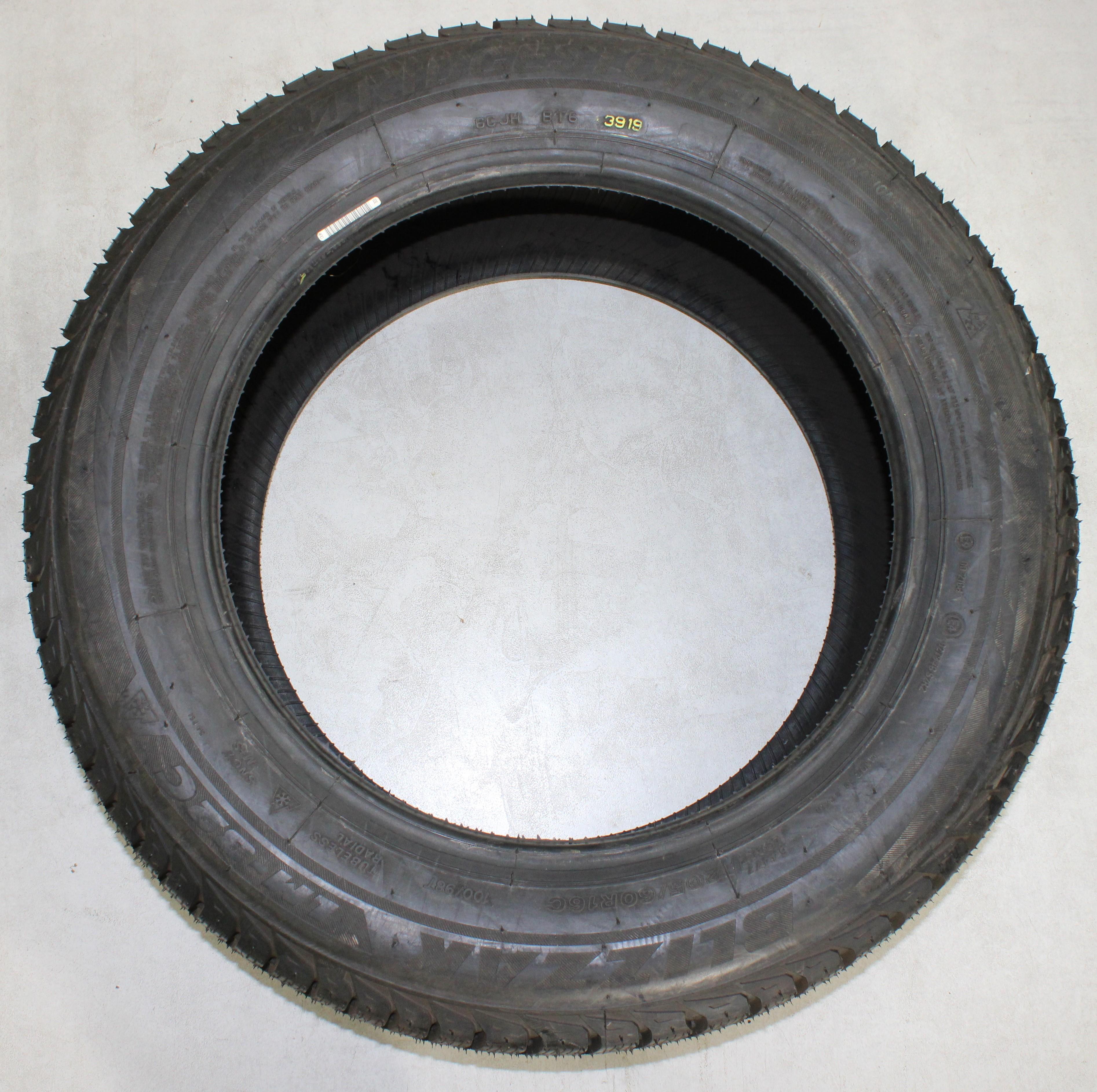 1 x 205/60R16C 100/98T Winterreifen Bridgestone Blizzak LM-32 C NEU 2019