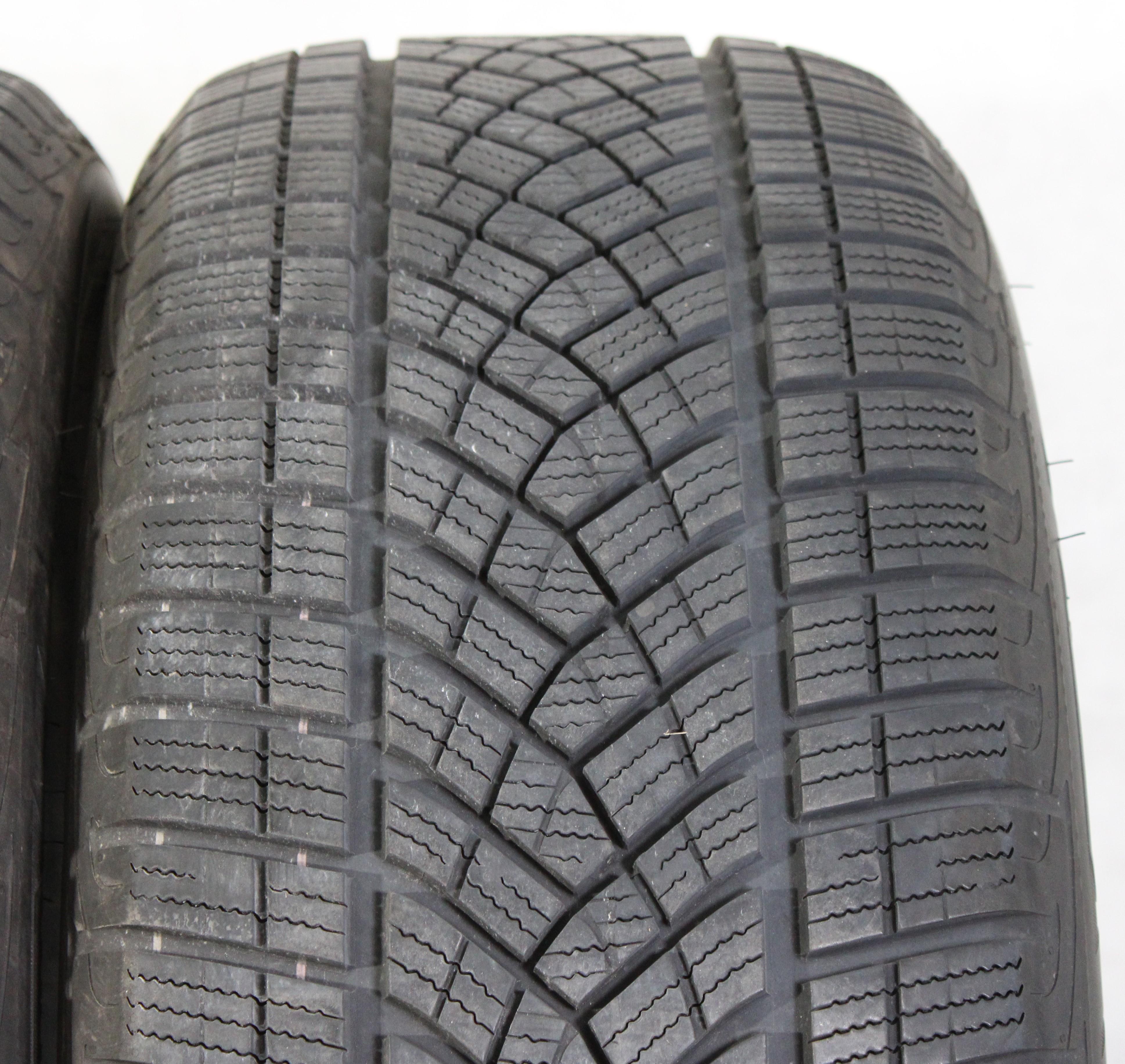 2 x 255/55R19 111H pneumatici invernali Goodyear Ultra Grip Performance GEN-1 AO 6,5mm 2018