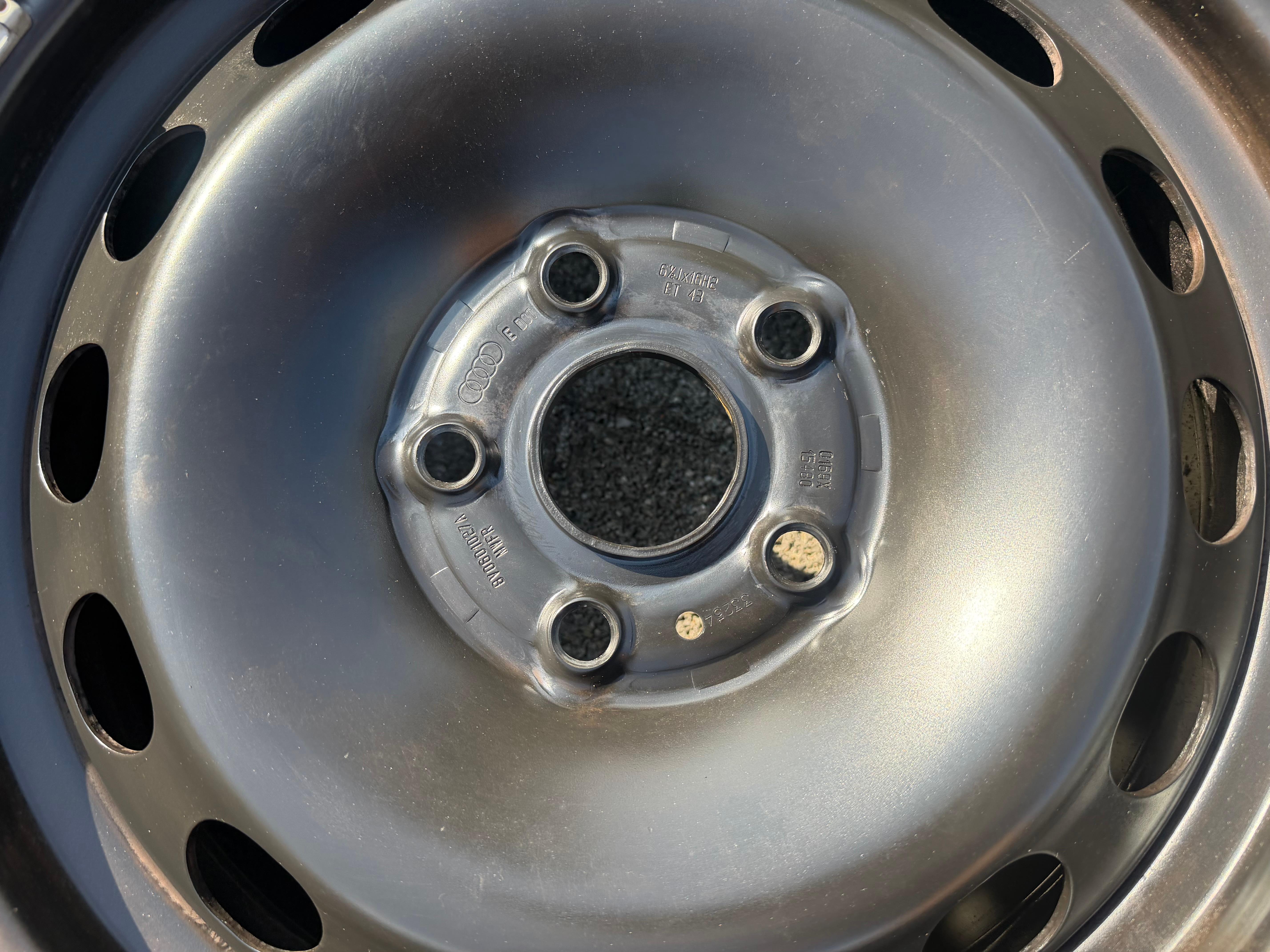 4 Original Stahlfelgen + Radkappen Audi A3 8V Cabrio Limousine Sportback 8V0601027A 6,5x16 ET43