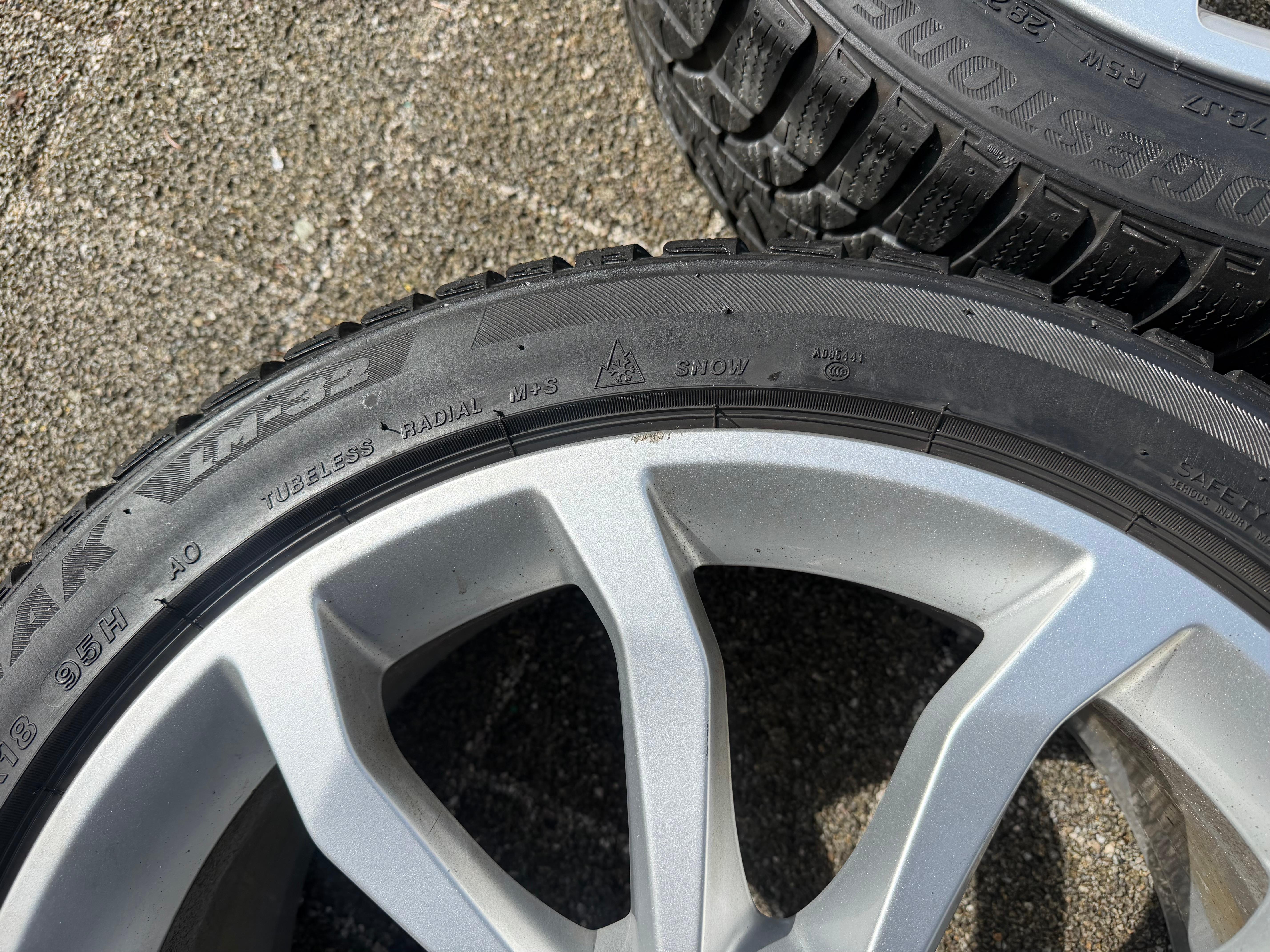 4 ruedas de invierno de aleación originales de 18" para Audi A4 S4 8W 8W0601025ED 225/45R18 95H Bridgestone